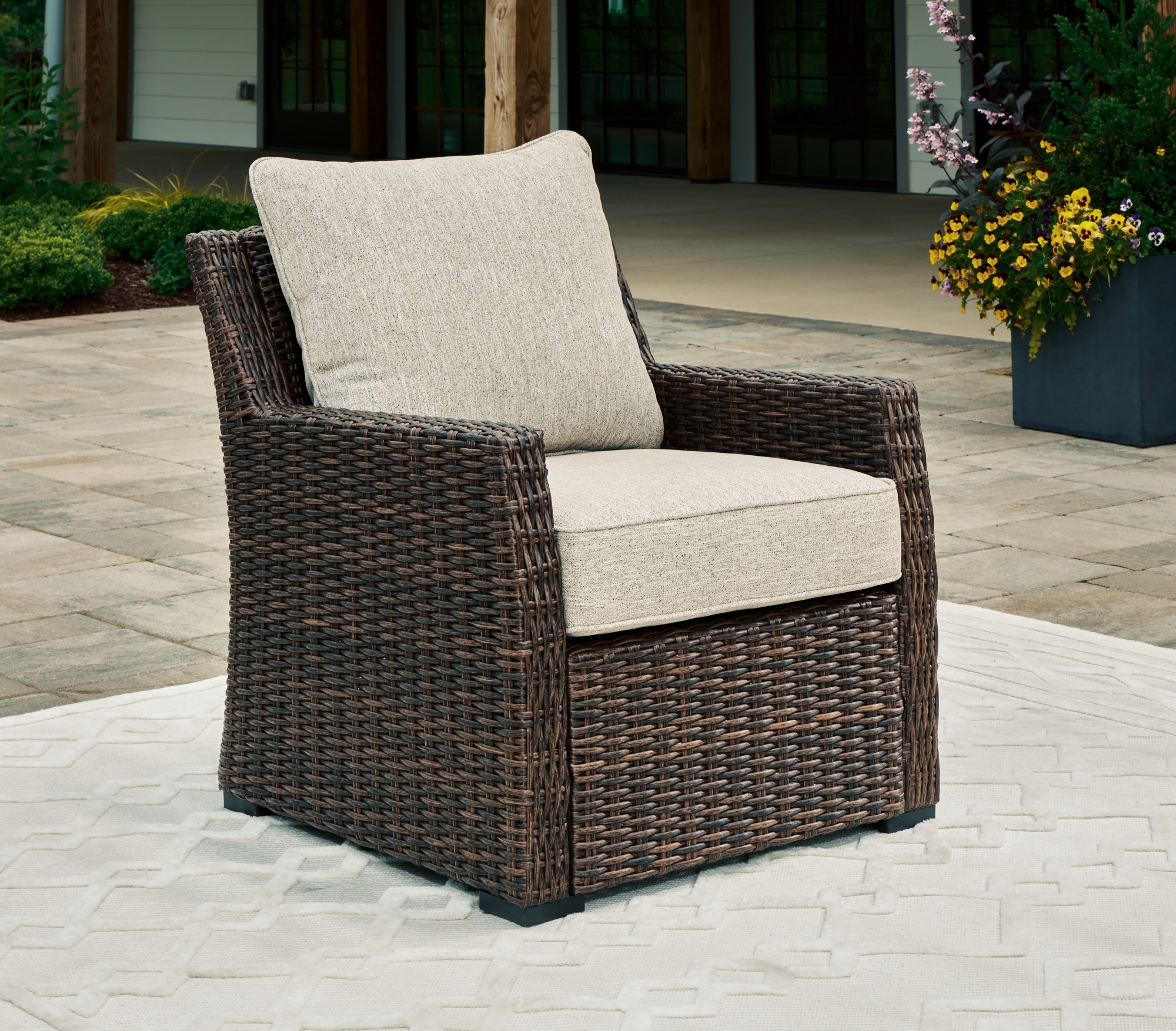 Lounge Chair W/Cushion (1/Cn)