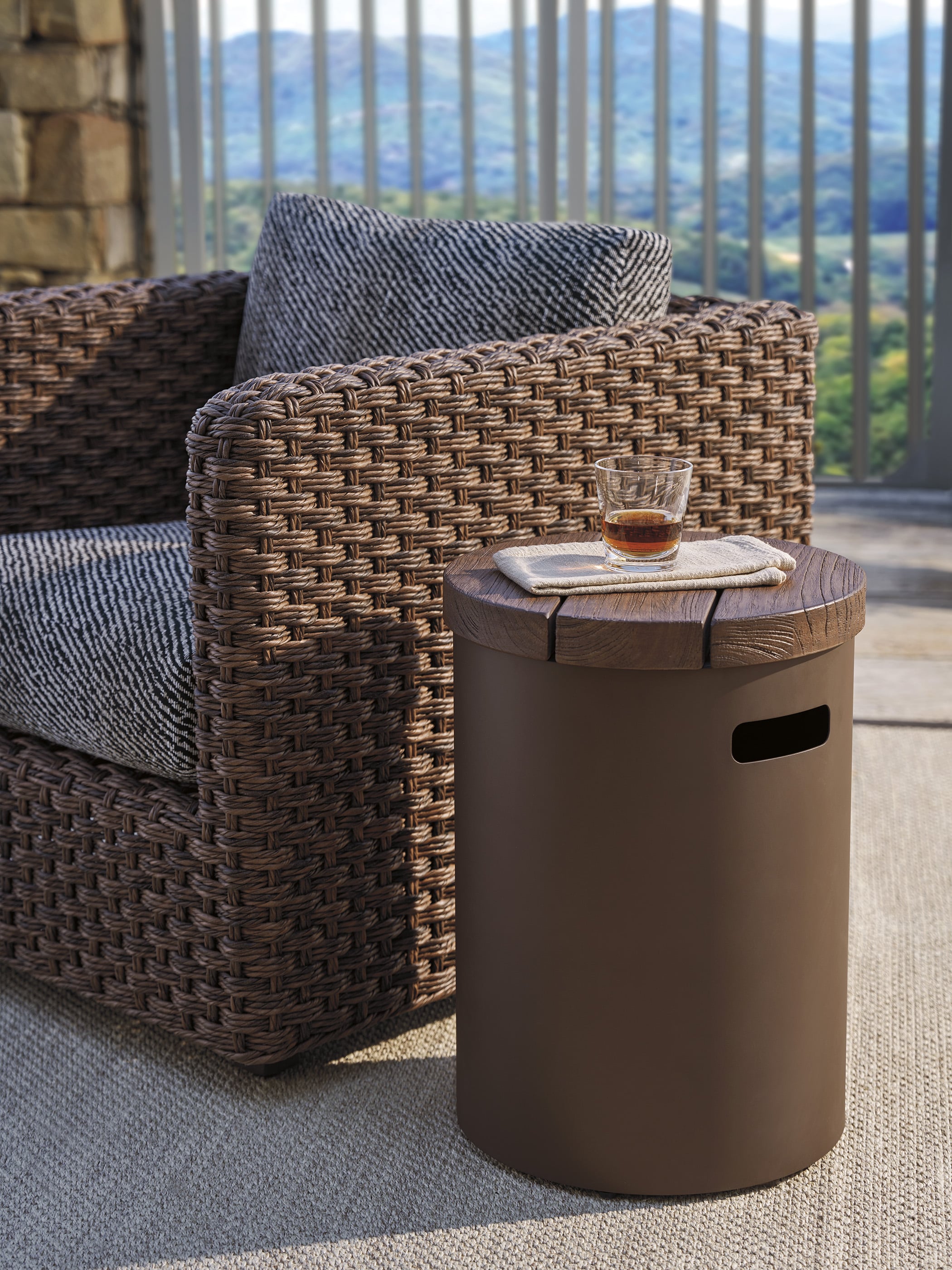 Tommy Bahama Outdoor Living Kilimanjaro Round Table