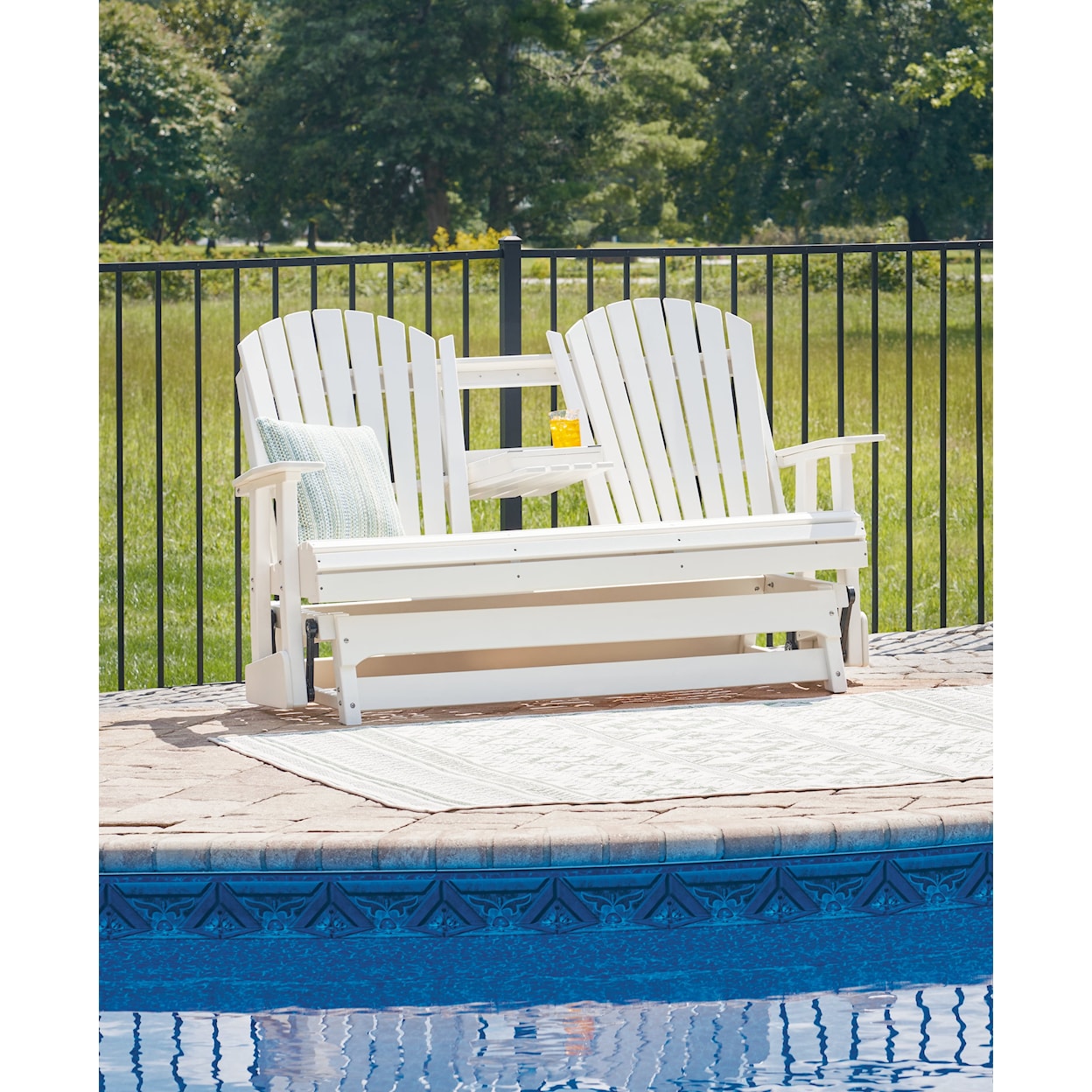 Signature Design Hyland wave Outdoor Glider Loveseat