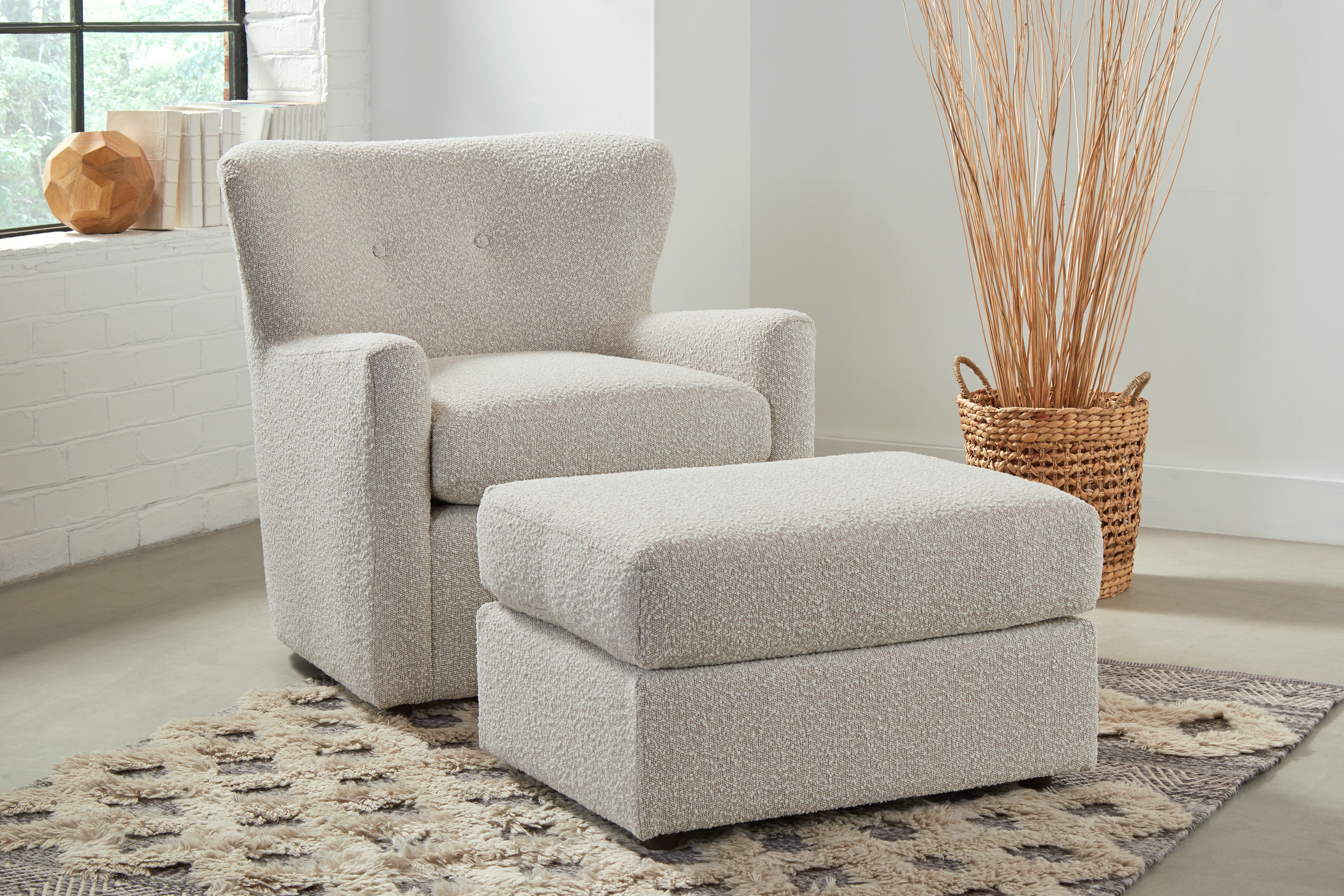 Best Home Furnishings Casimere Chair