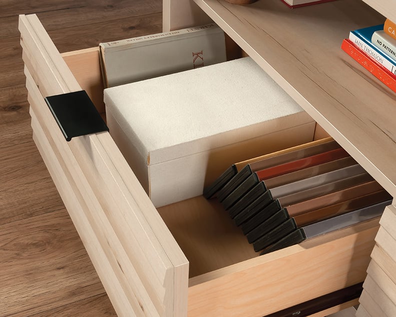 Sauder HARVEY PARK Harvey Park Entertainment Credenza