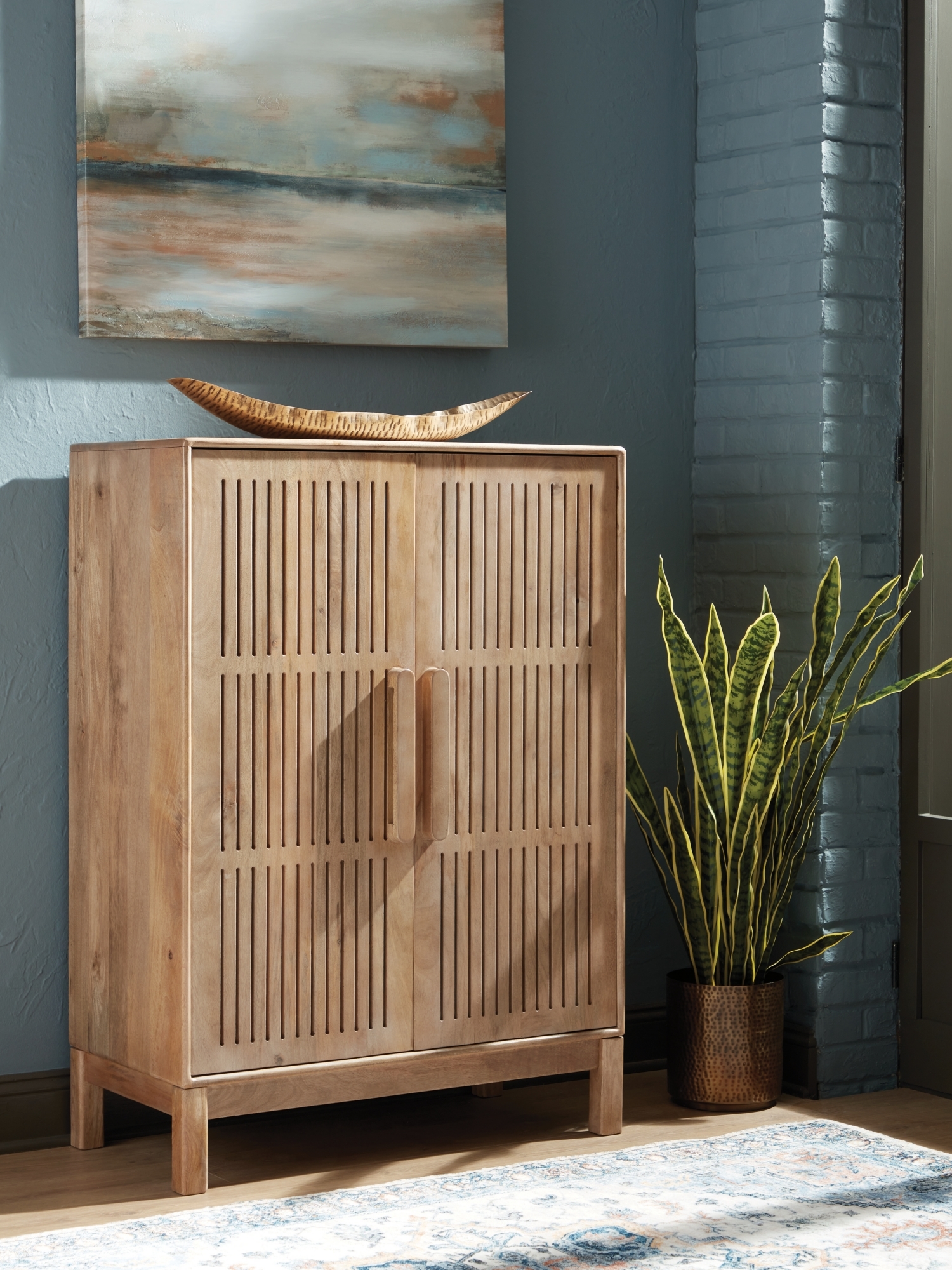 Signature Design by Ashley Pellamour Bar Cabinet