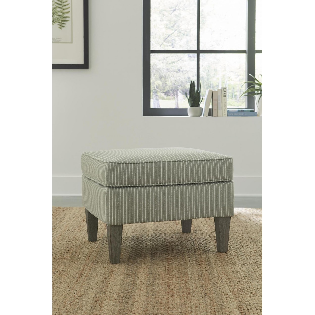 Best Home Furnishings 0004 Ottoman