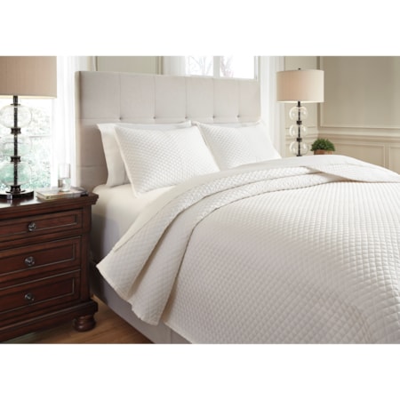 Queen Dietrick Ivory Quilt Set