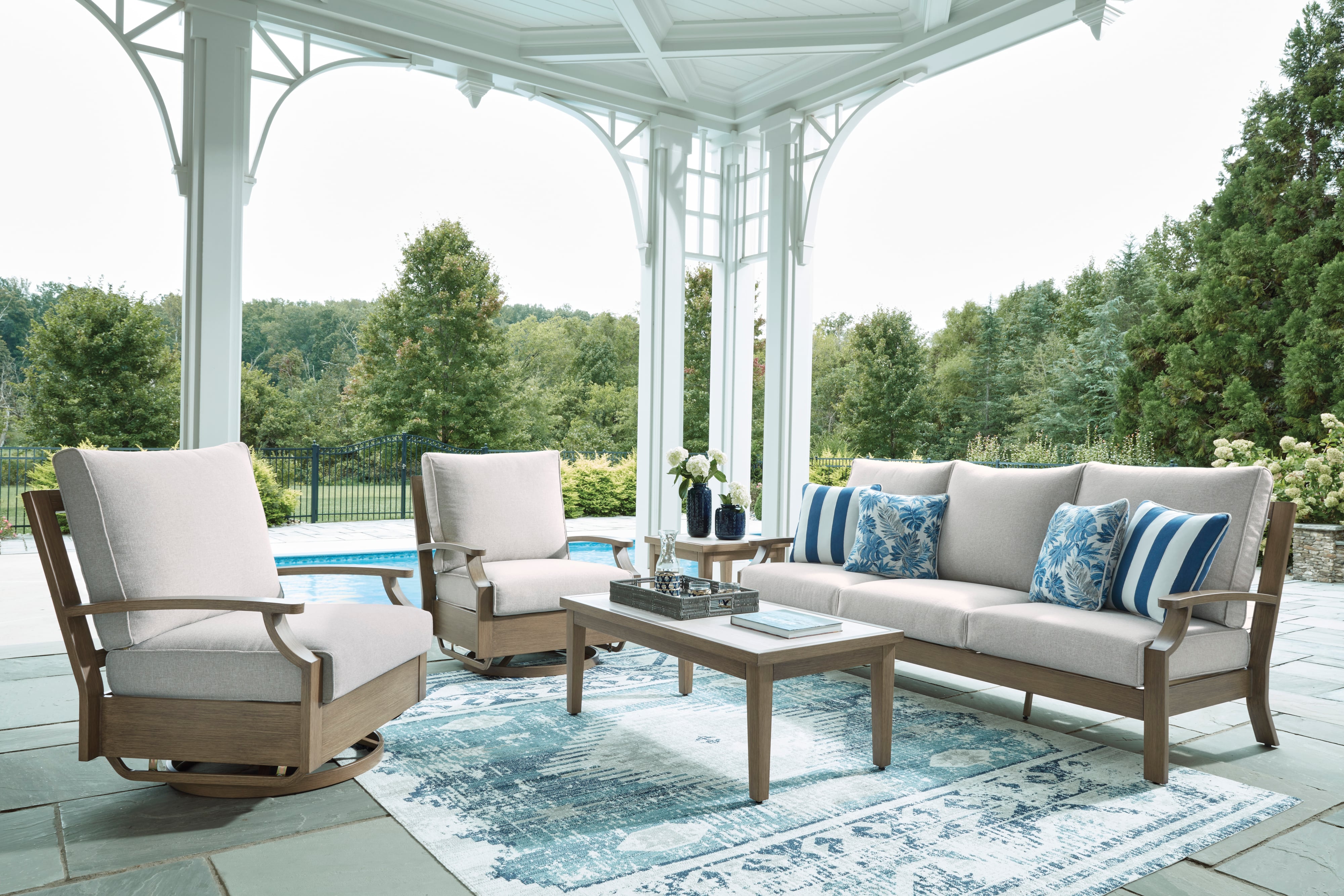 Outdoor Seating Group