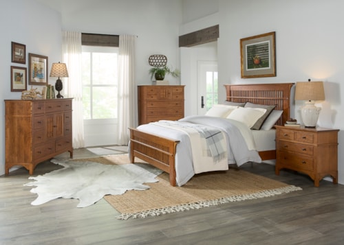 Traditional 4-Piece Queen Spindle Bedroom Set