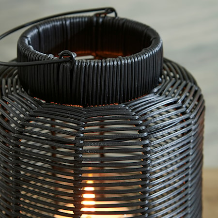 Indoor/Outdoor Evonne Lantern