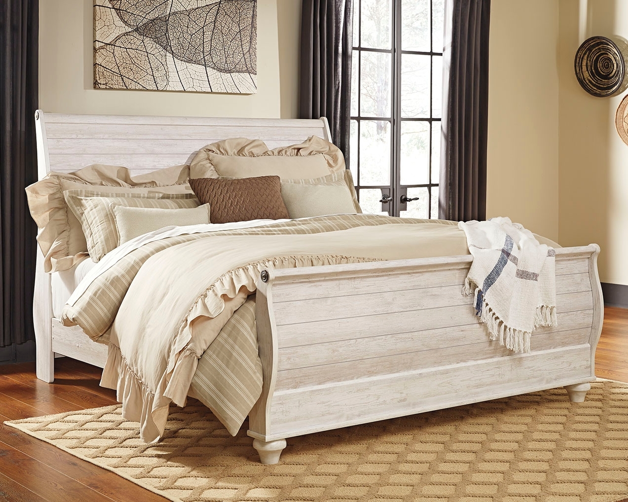 Signature Design by Ashley Willowton King Sleigh Bed