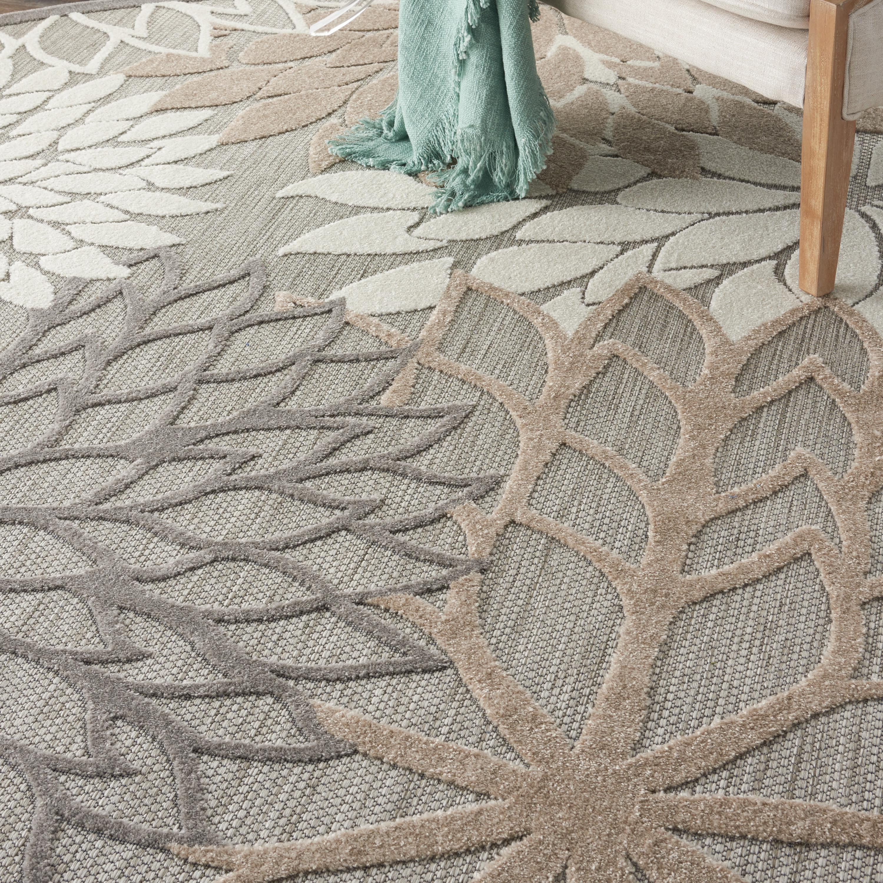 Nourison Aloha 7'10" Round  Rug