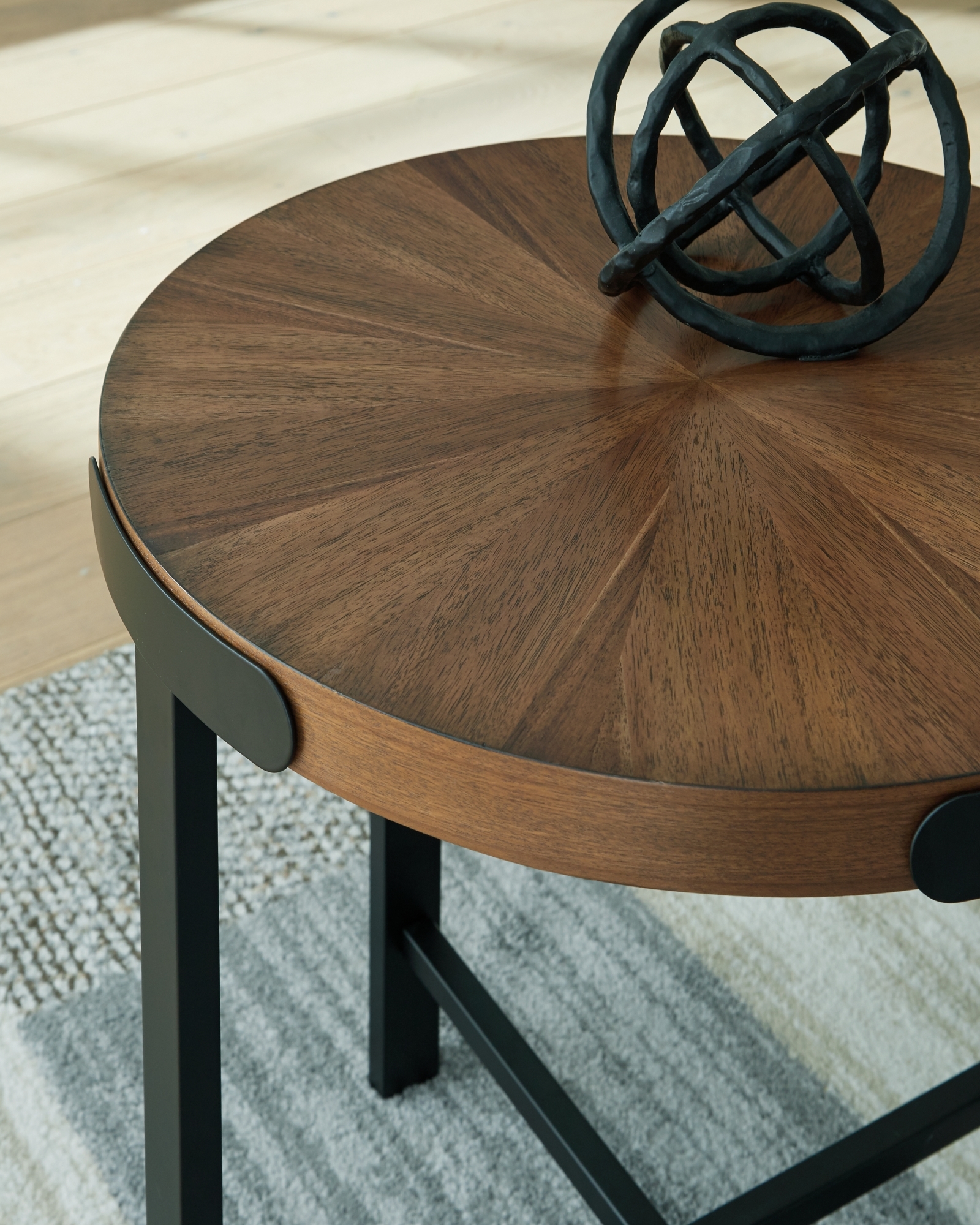 Signature Design by Ashley Crosstrail Occasional Table (set Of 3)