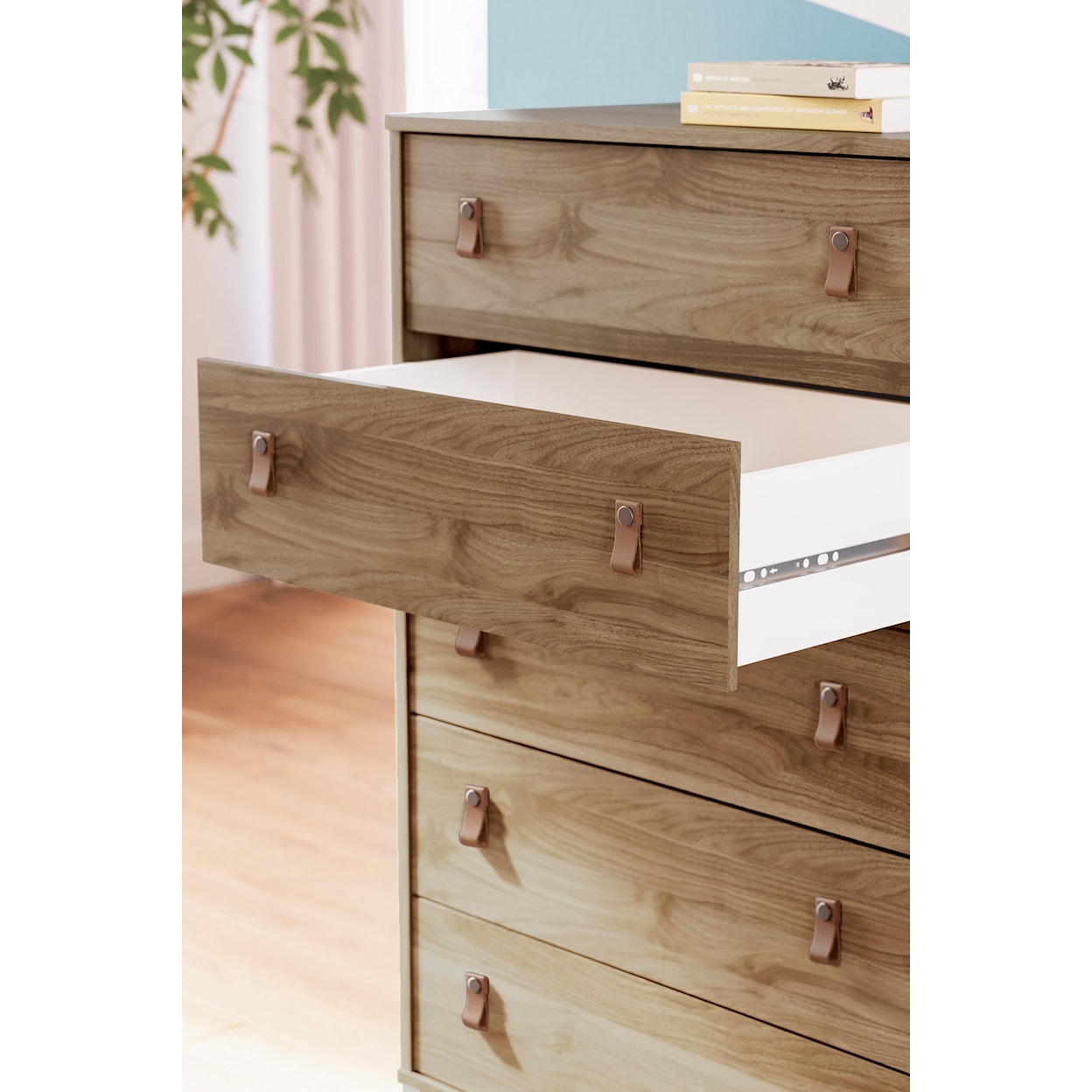 Signature Design Aprilyn Chest of Drawers