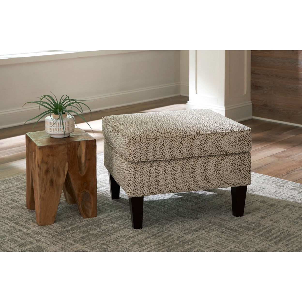 Best Home Furnishings 0004 Ottoman