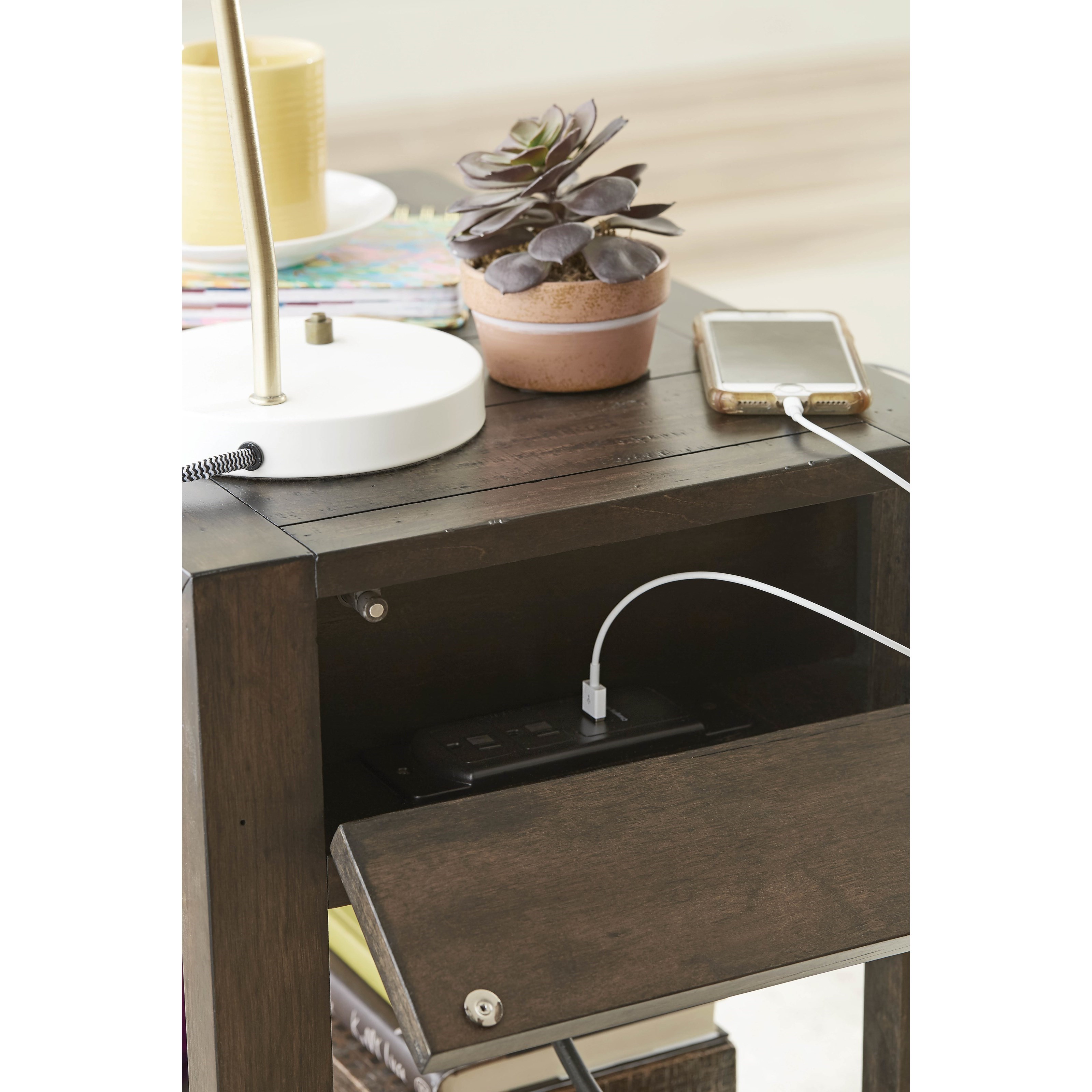 Hammary Portman Chairside Table