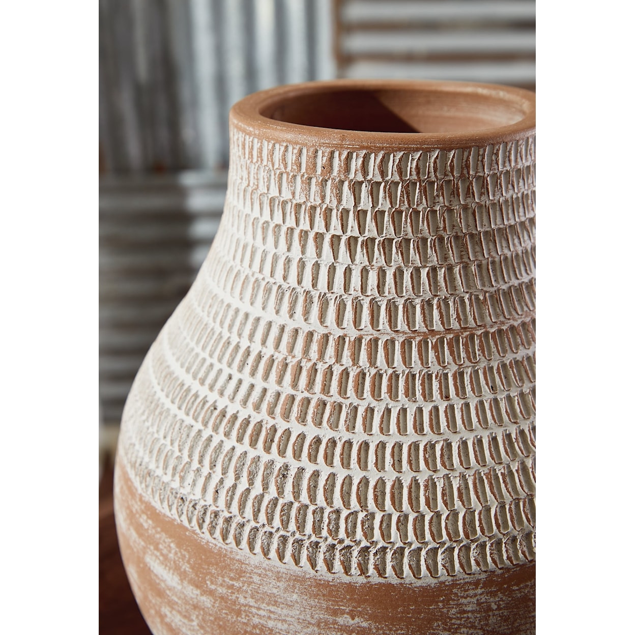Michael Alan Select Reclove Vase