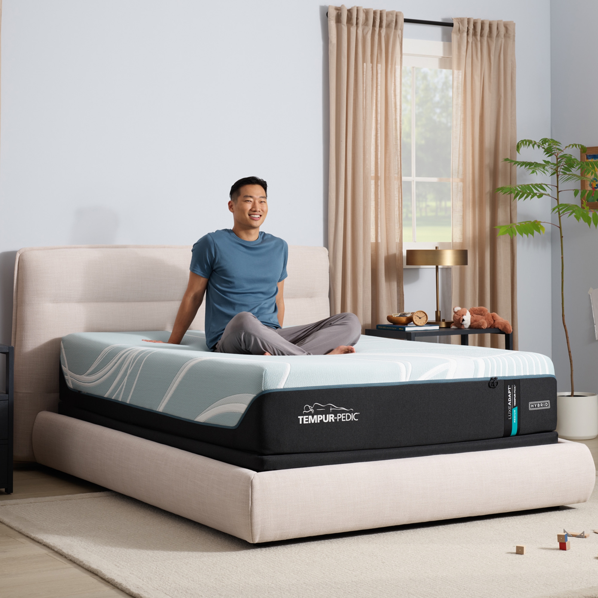 Tempur-Pedic® TEMPUR-LuxeAdapt® Medium Hybrid TEMPUR-LuxeAdapt® Medium Hybrid Queen