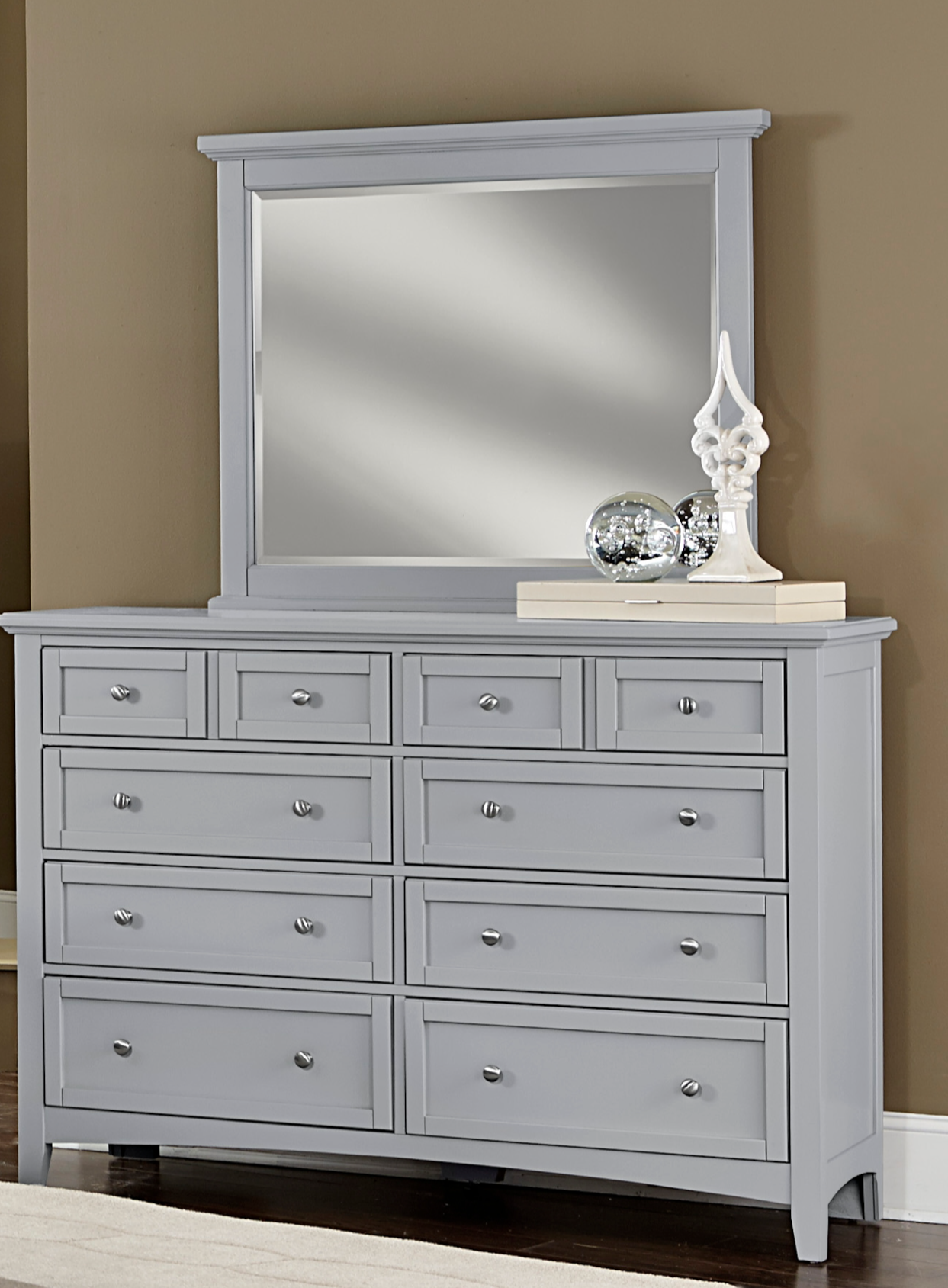 Vaughan-Bassett Bonanza Queen Bedroom Group