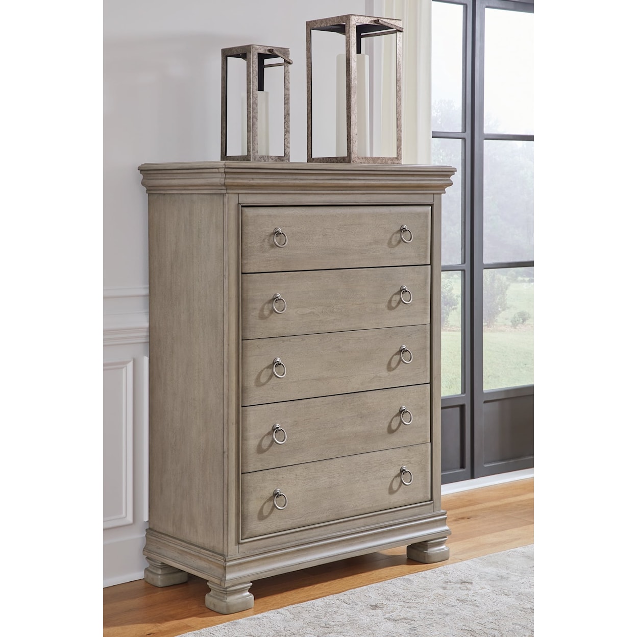 Signature Design Lexorne 5-Drawer Chest