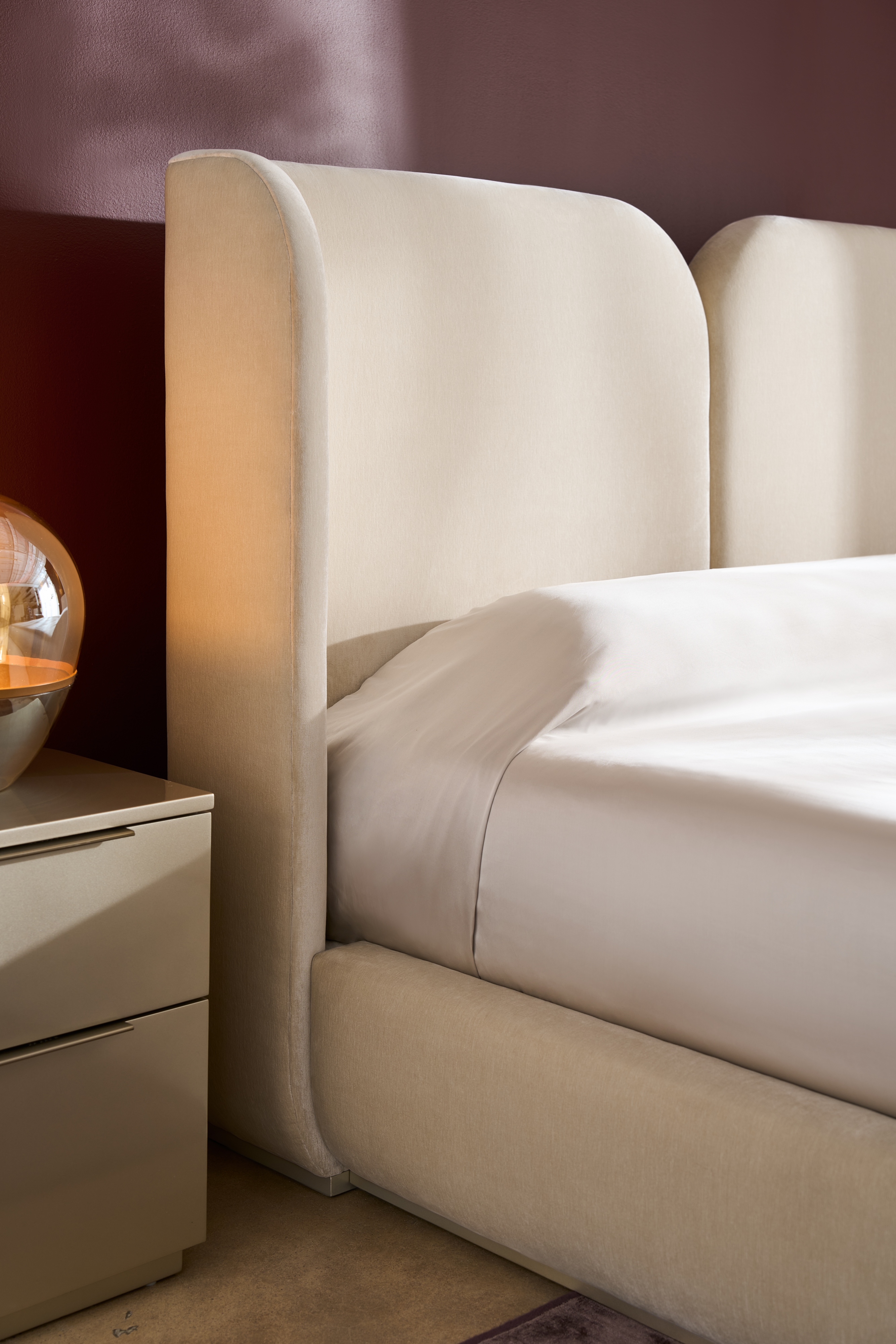 Caracole Caracole Classic Oblique Queen Bed