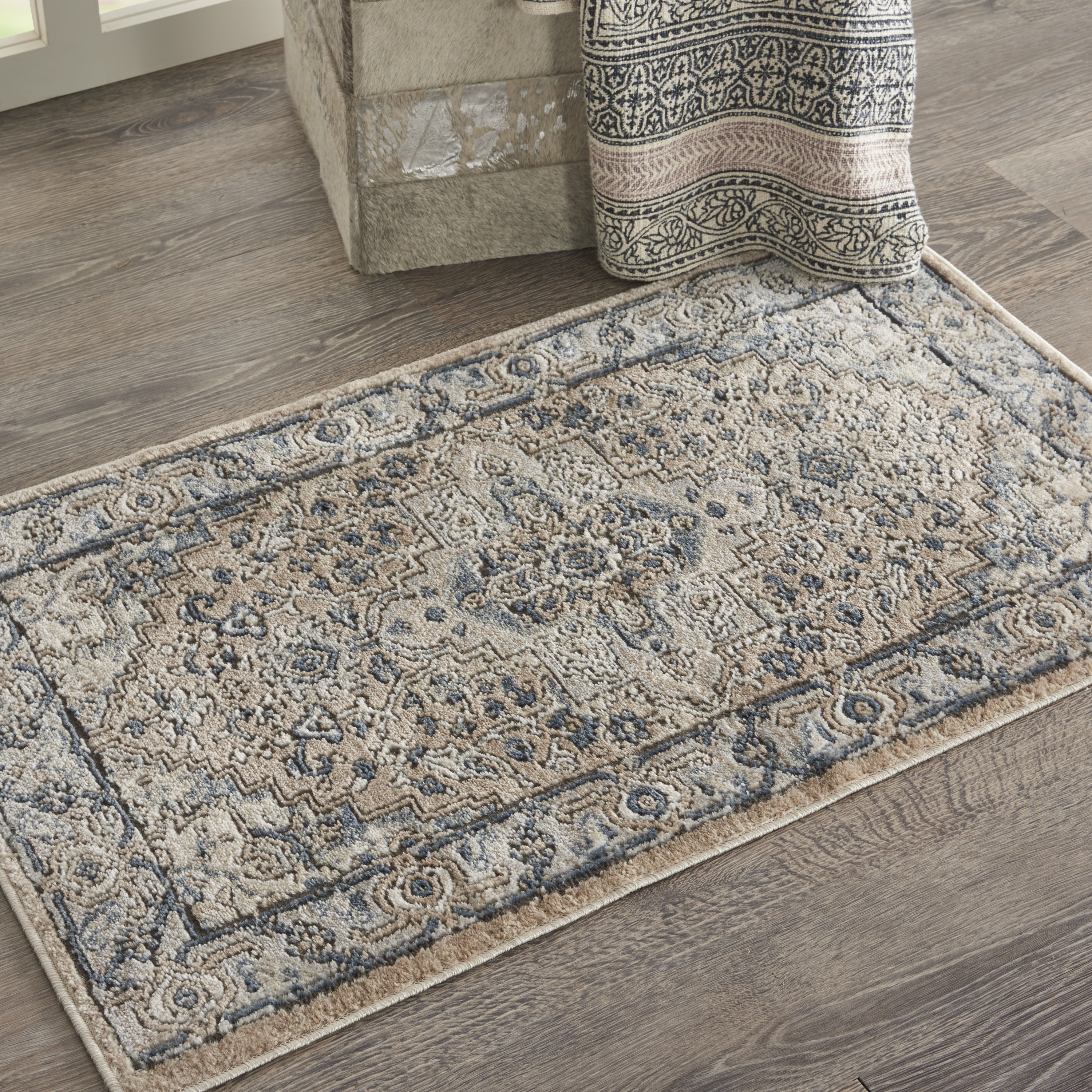 Nourison Quarry 2'2" x 3'9"  Rug