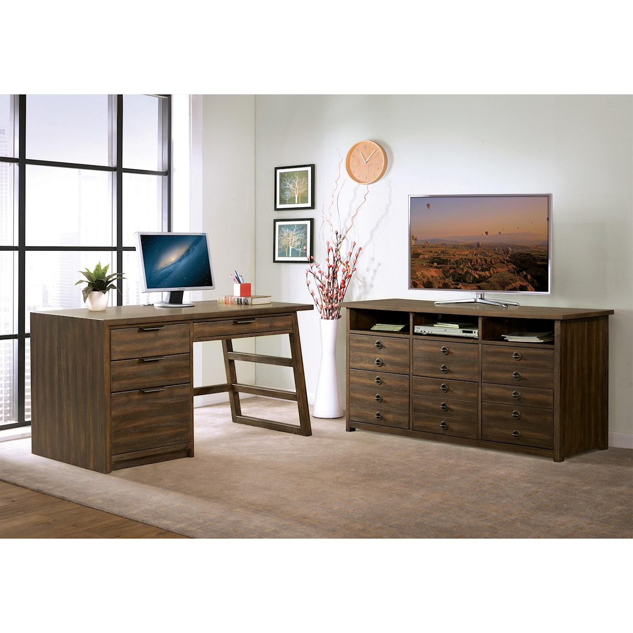 Riverside Furniture Perspectives Single Pedestal Desk