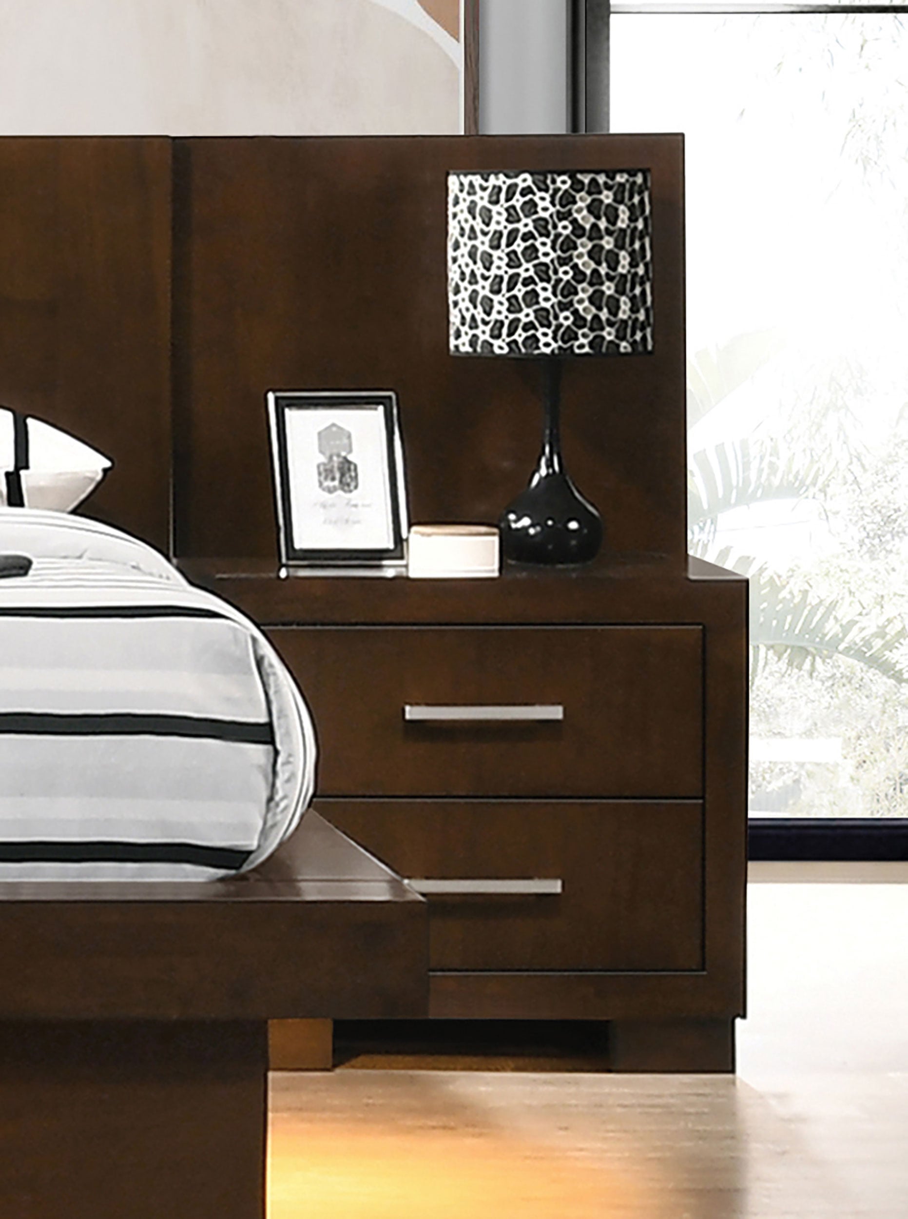 Coaster Jessica Queen LED Bedroom Set
