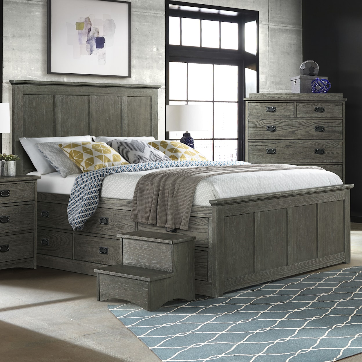 VFM Signature Oak Park Queen Panel Bed with Step Stool