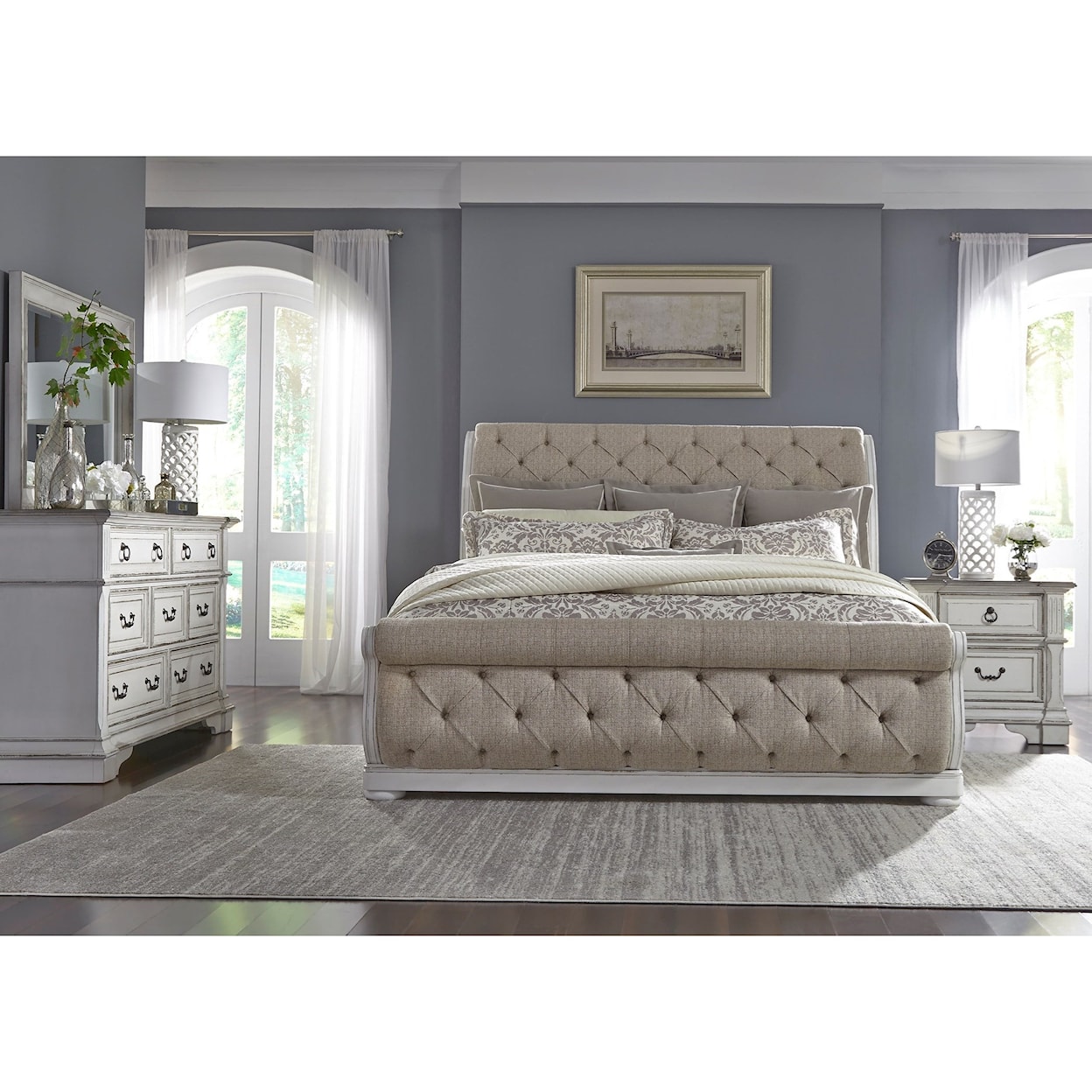 Libby Abbey Park 4-Piece Upholstered Queen Sleigh Bedroom Set