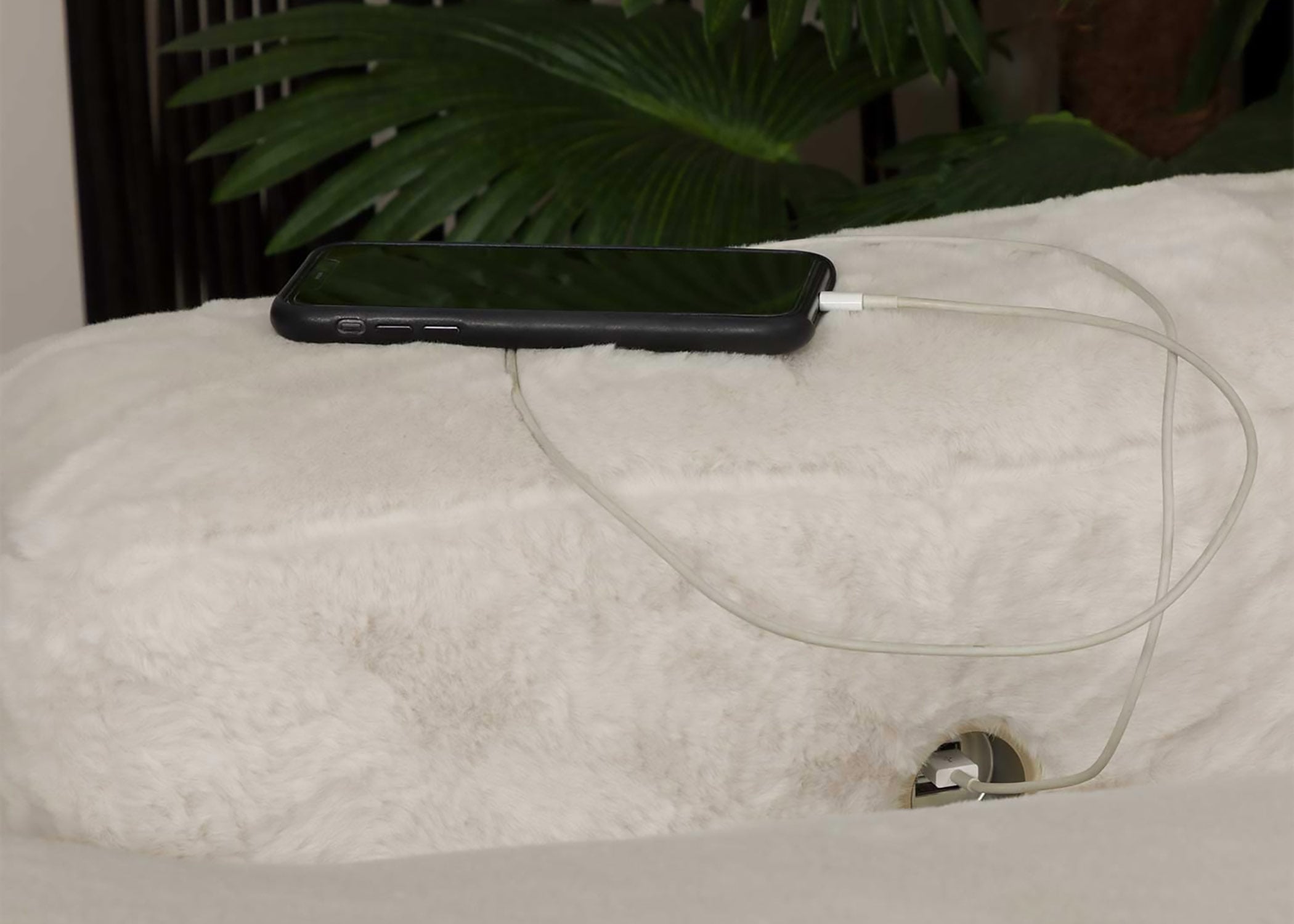 Springfield & Company 92811 Grand Home Theatre Chaise with Cupholders