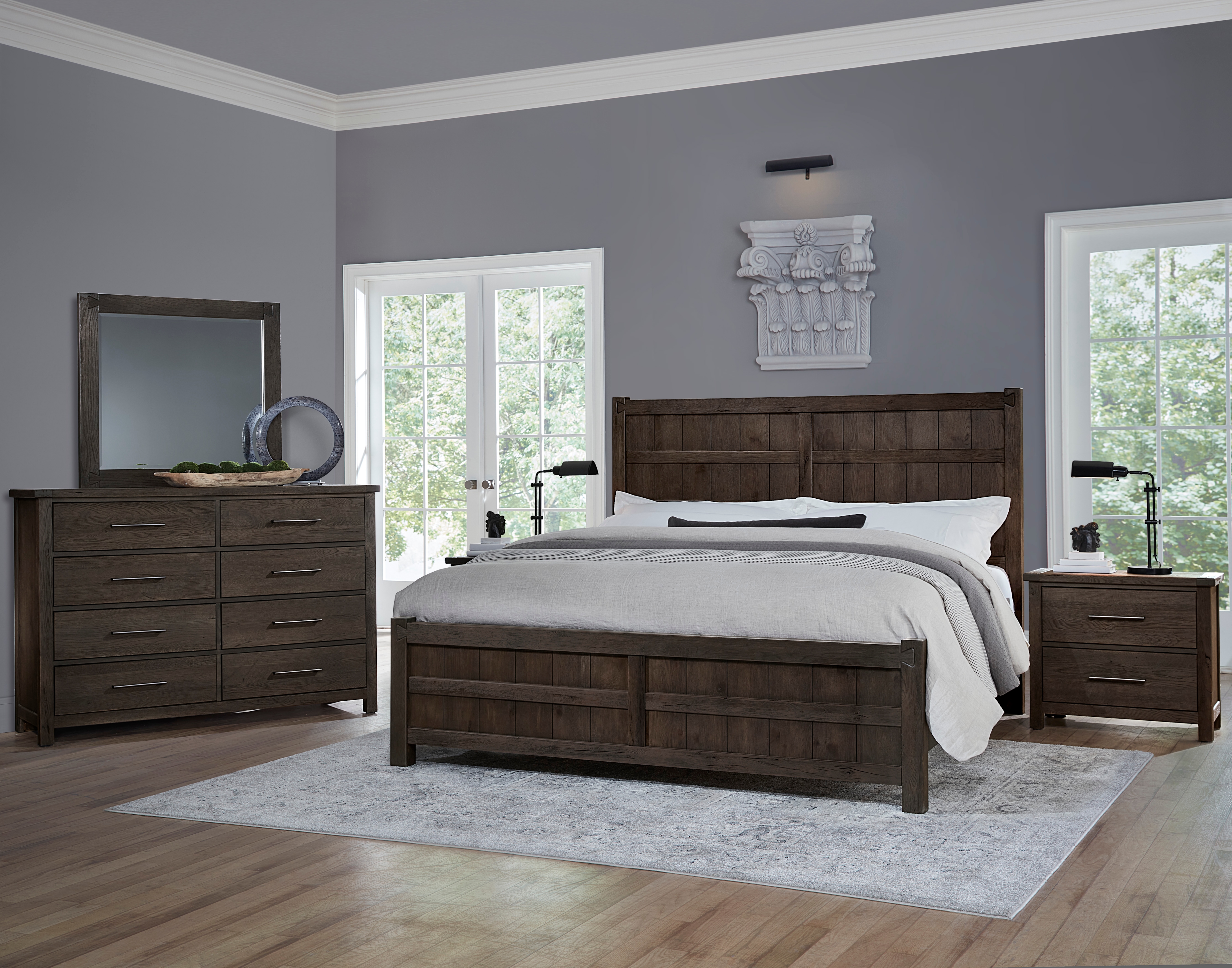 Vaughan-Bassett Dovetail California King Panel Bed