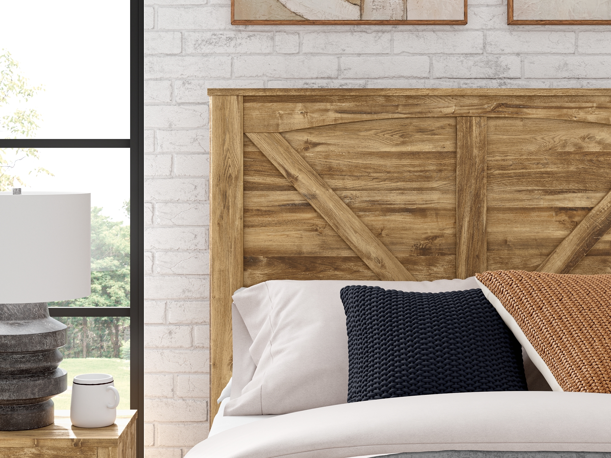 Signature Design by Ashley Maystonna Queen Crossbuck Panel Bed