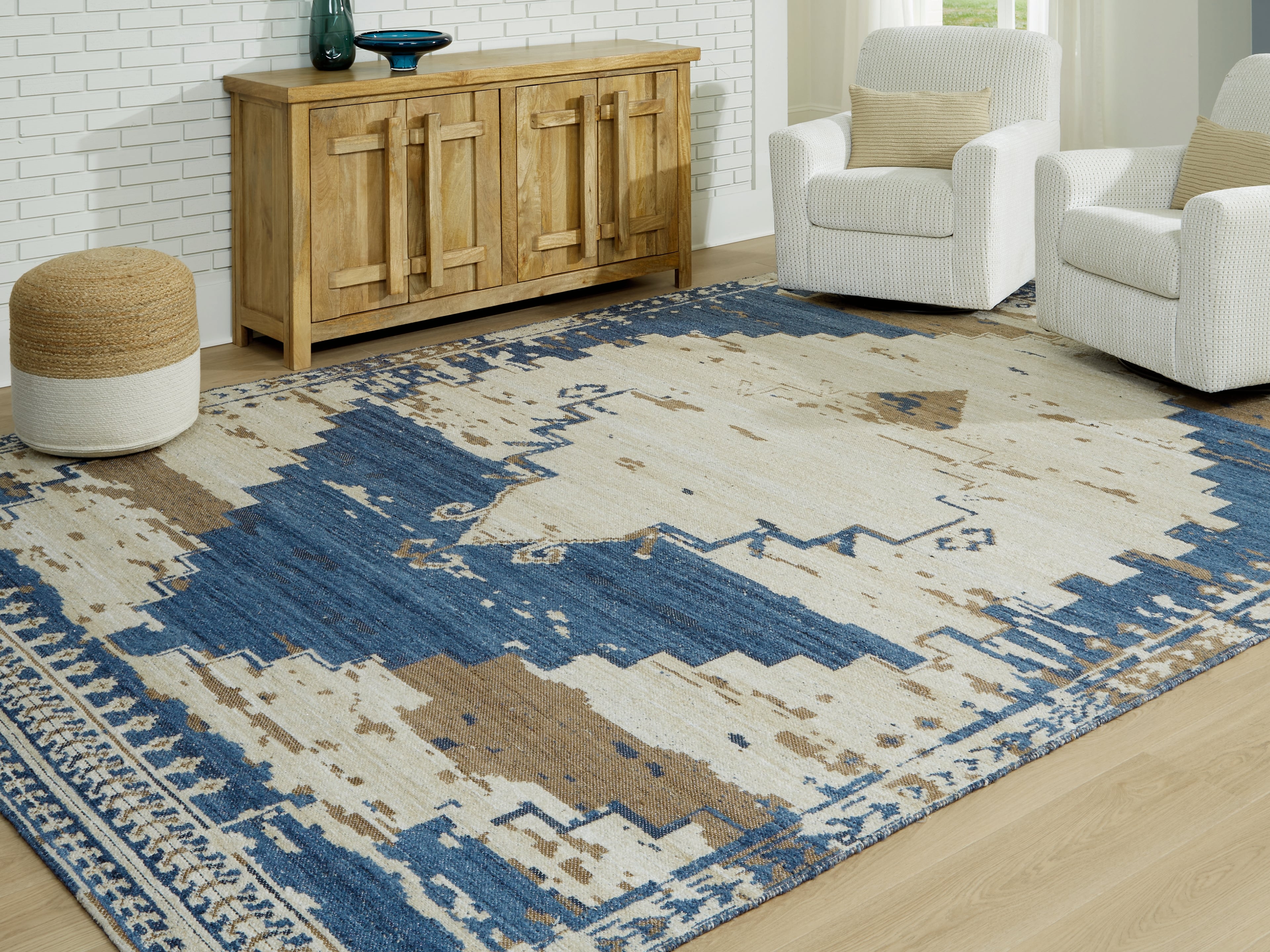 Signature Design by Ashley Varnler Extra Large Rug