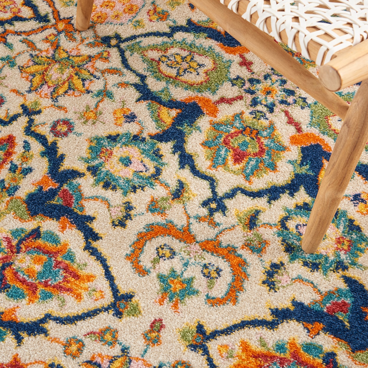 Nourison Allur 5'3" x 7'3"  Rug