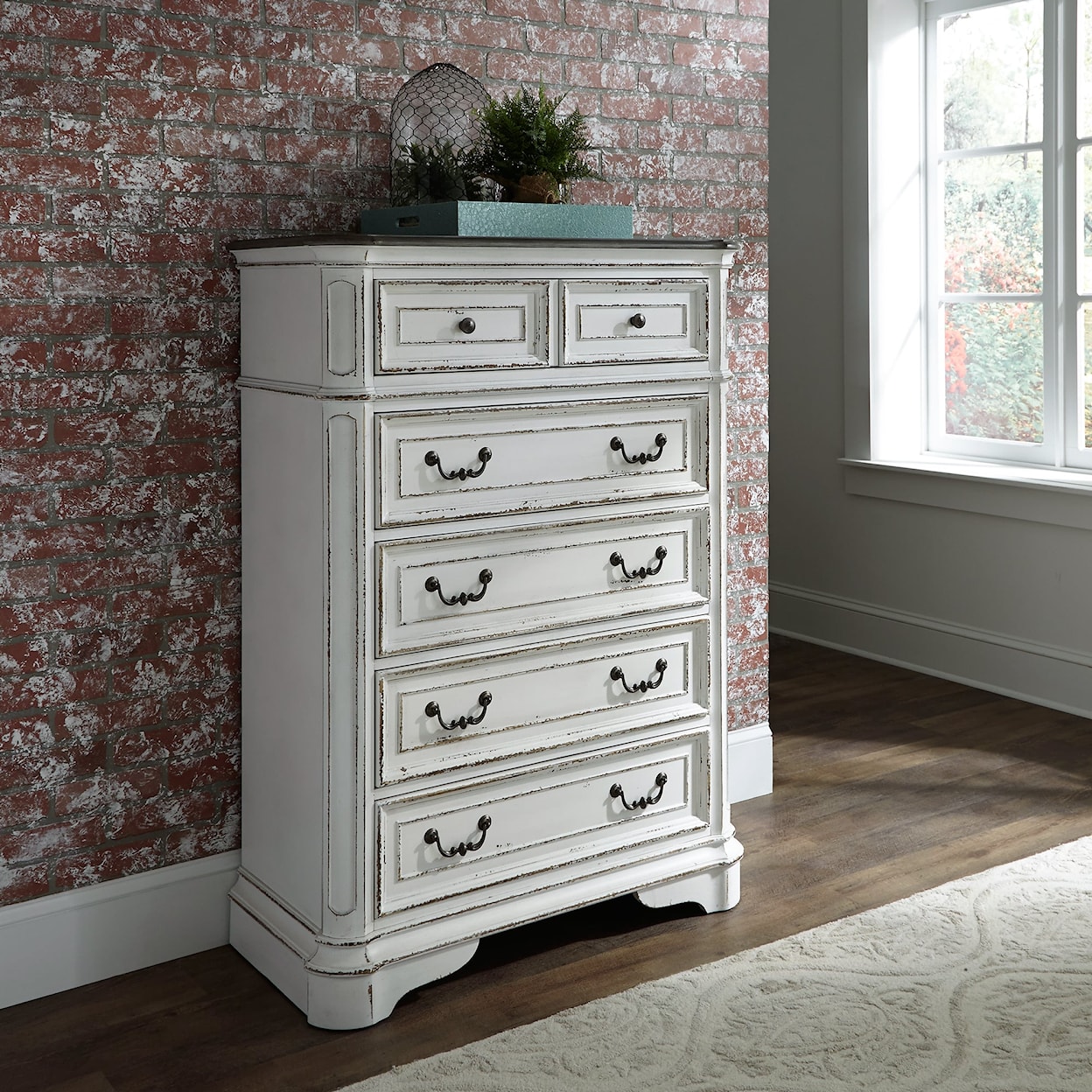 Liberty Furniture Magnolia Manor King Bedroom Group