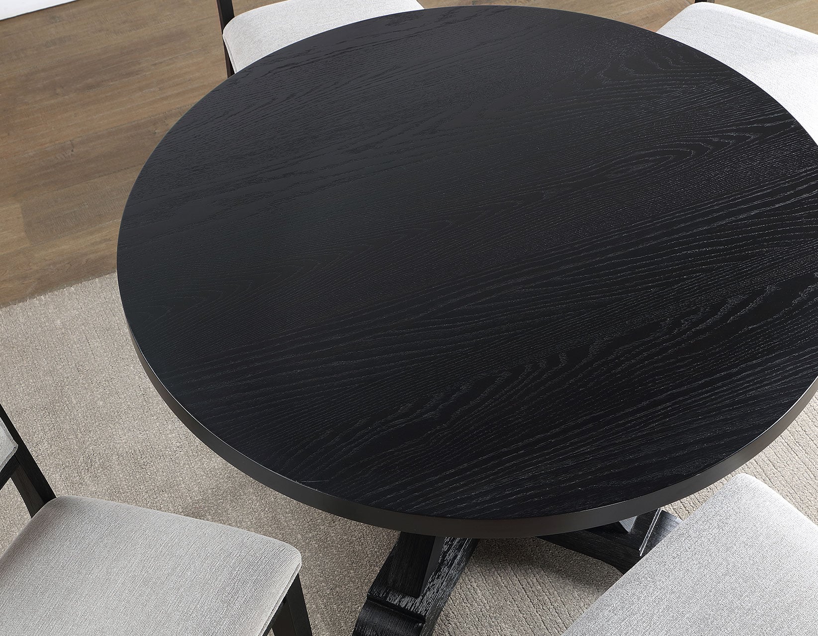 Steve Silver Molly Round Dining Table