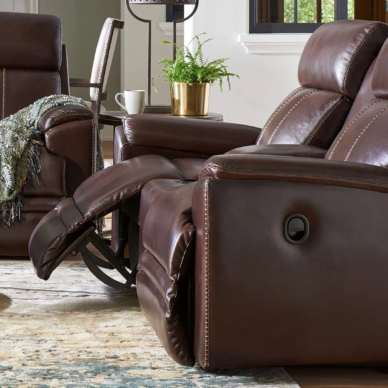 La-Z-Boy Talladega Reclining Loveseat w/ Console