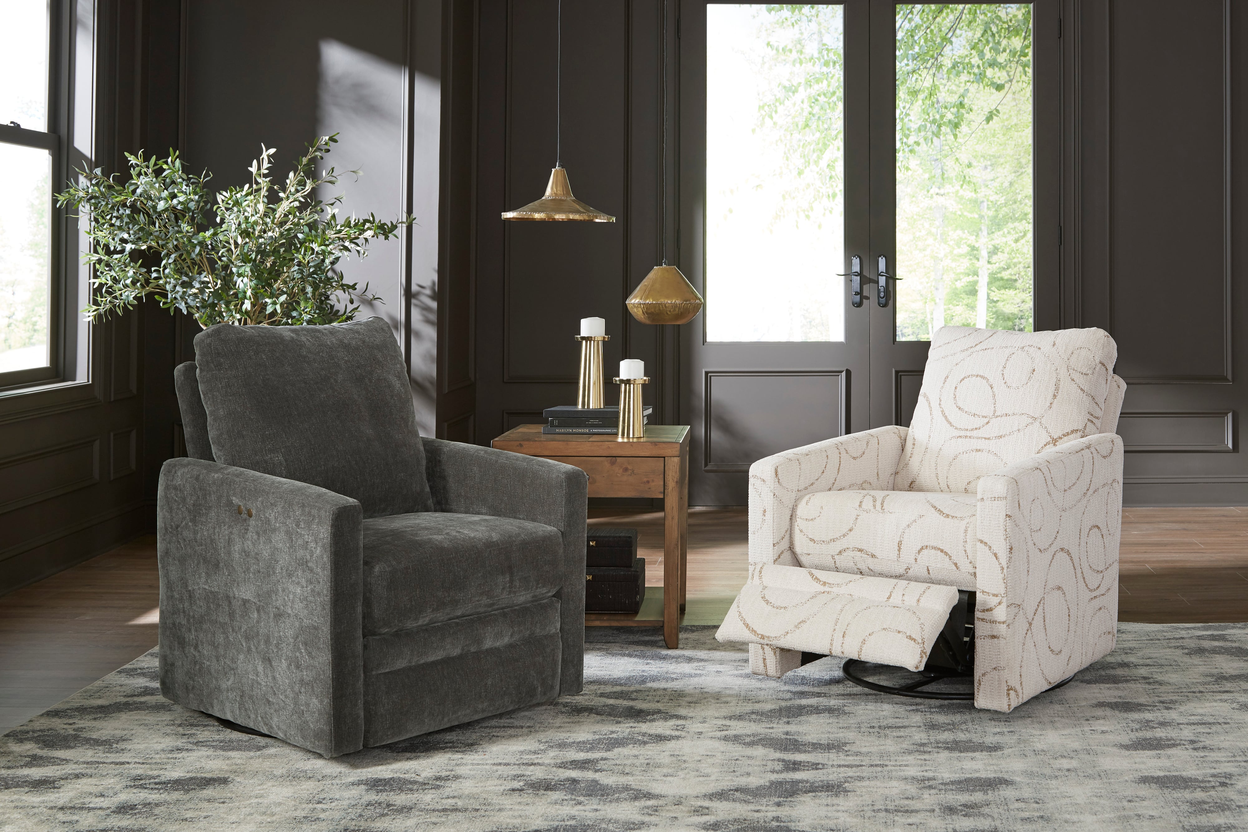 Best Home Furnishings Giana Swivel Recliner