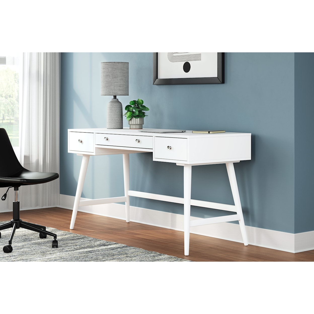 Signature Design by Ashley Furniture Thadamere 54" Home Office Desk