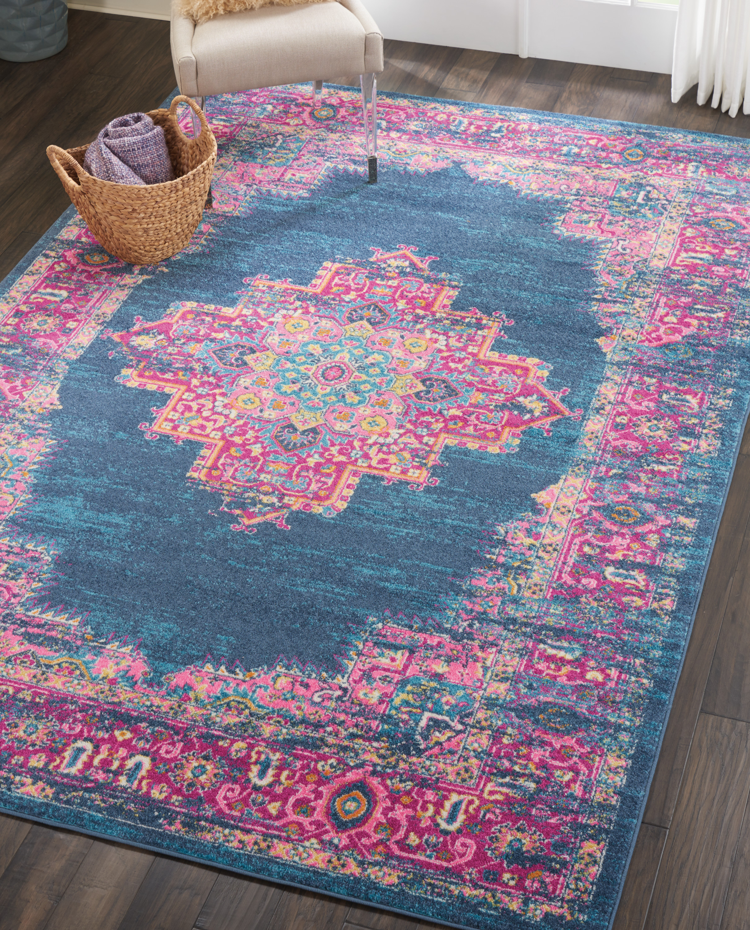 6'7" x 9'6"  Rug