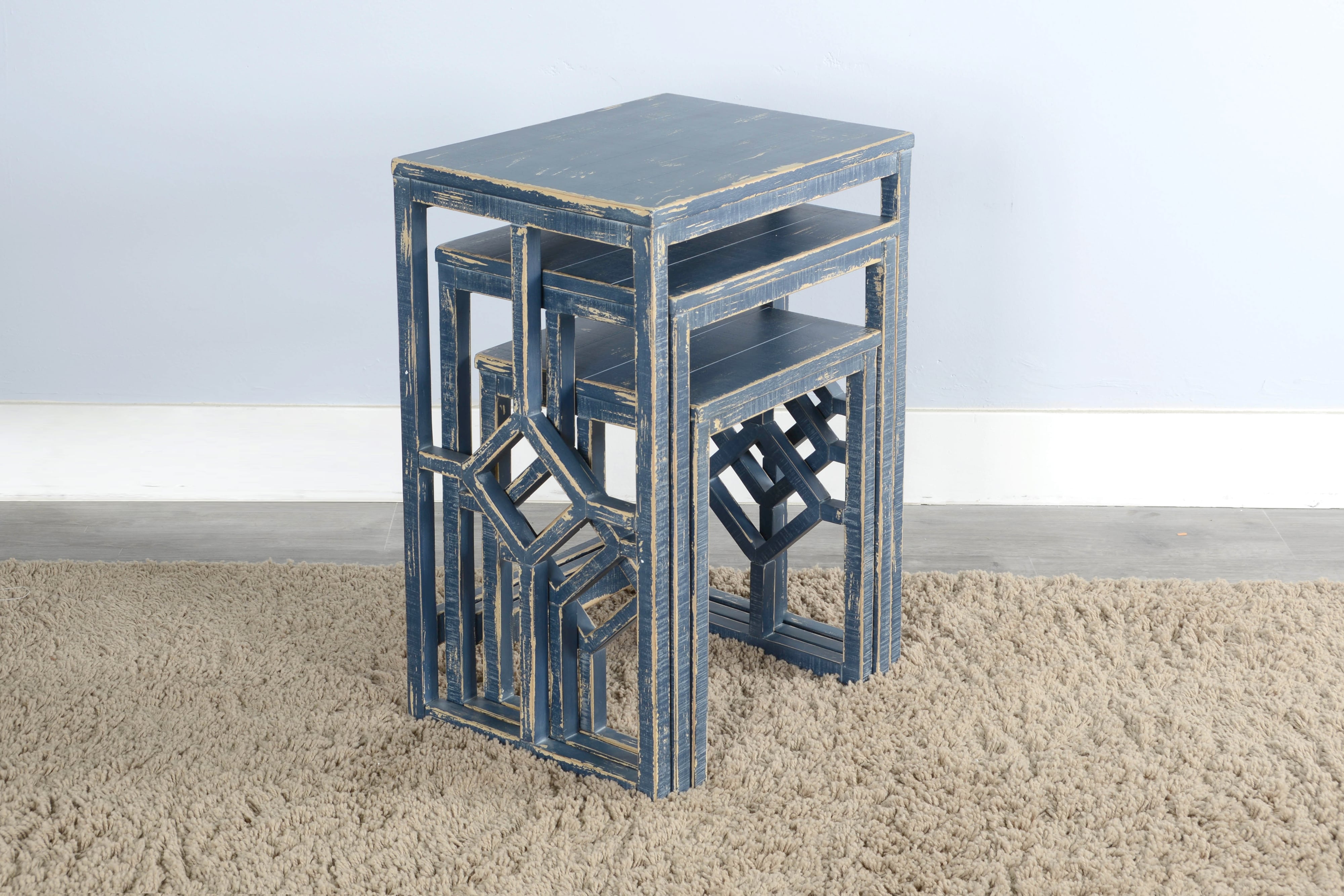 Sunny Designs Marina Nesting Table