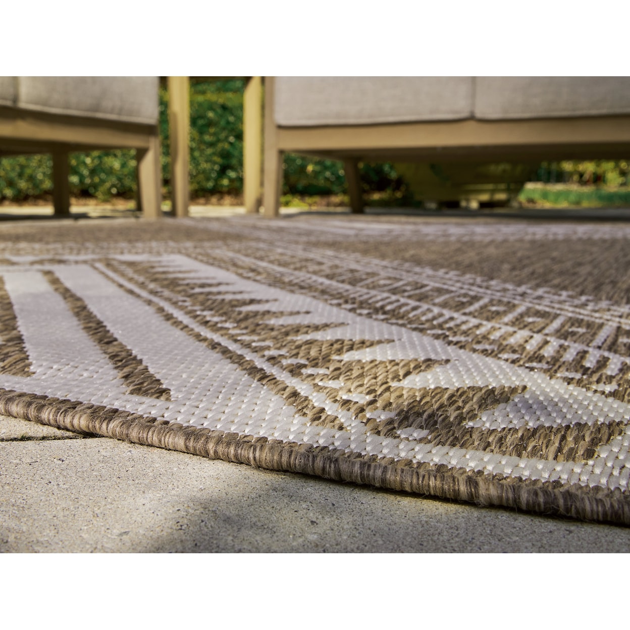 Signature Design Dunsler Medium Rug