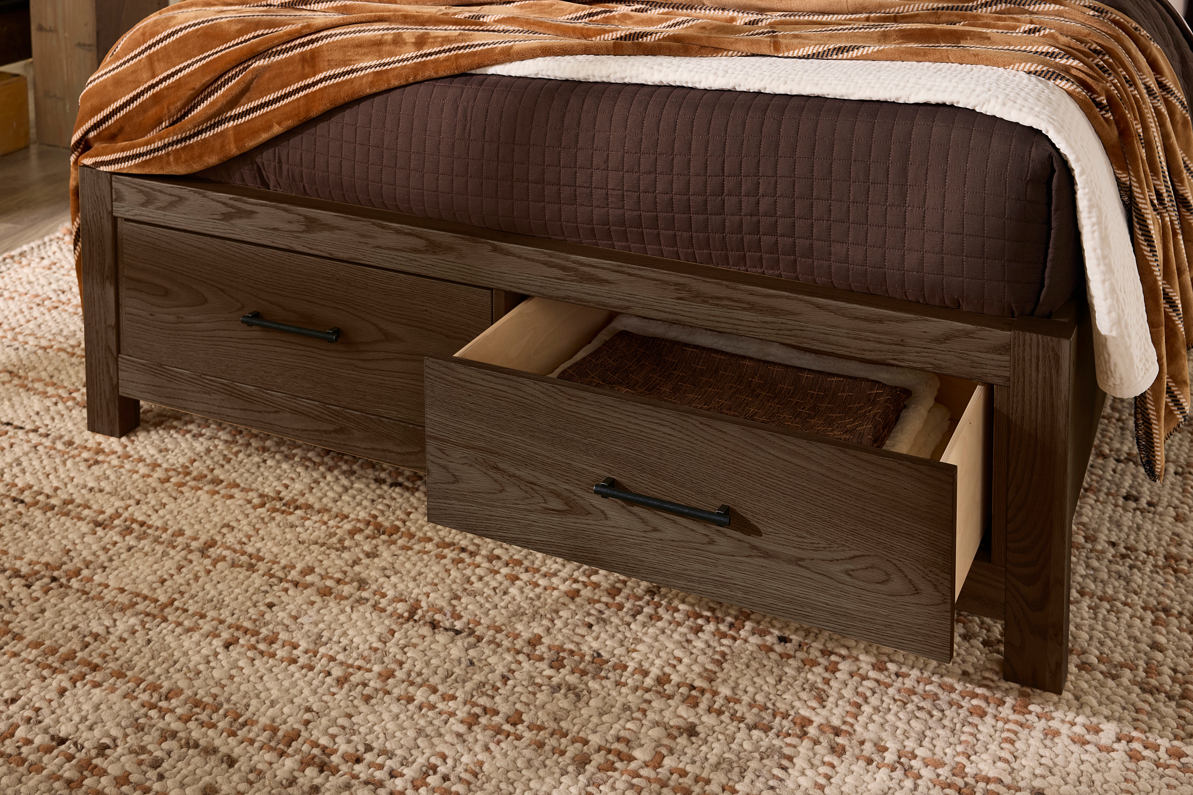 Vaughan-Bassett Lodge & Loft Queen Floating Storage Bed