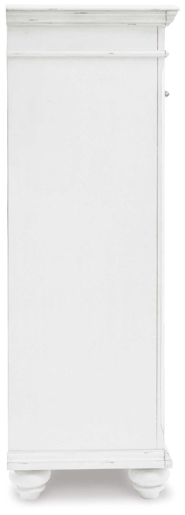 Benchcraft Kanwyn Chest