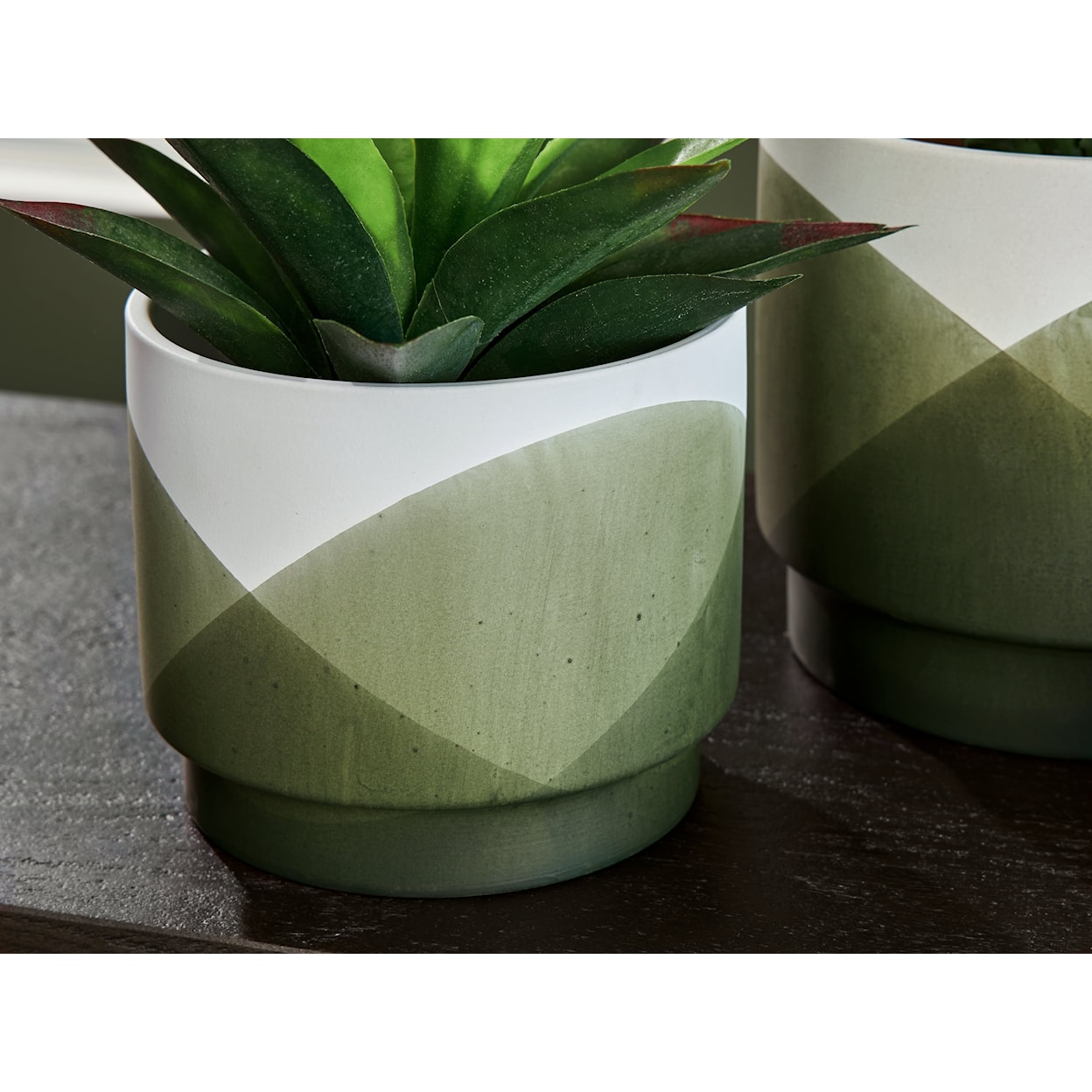 Signature Design by Ashley Ardenridge Planter Set (2/CN)