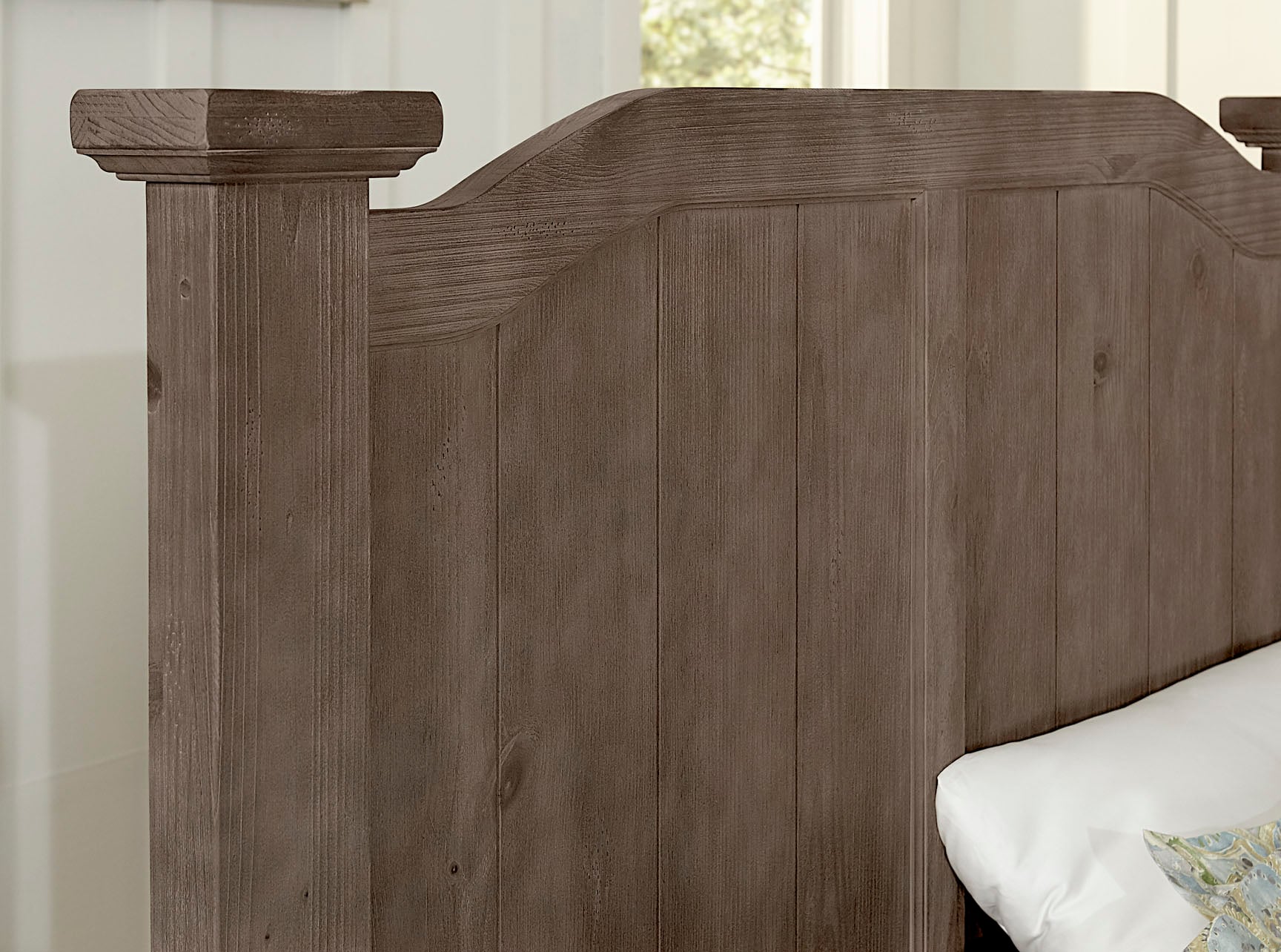 Queen Arched Poster Bed