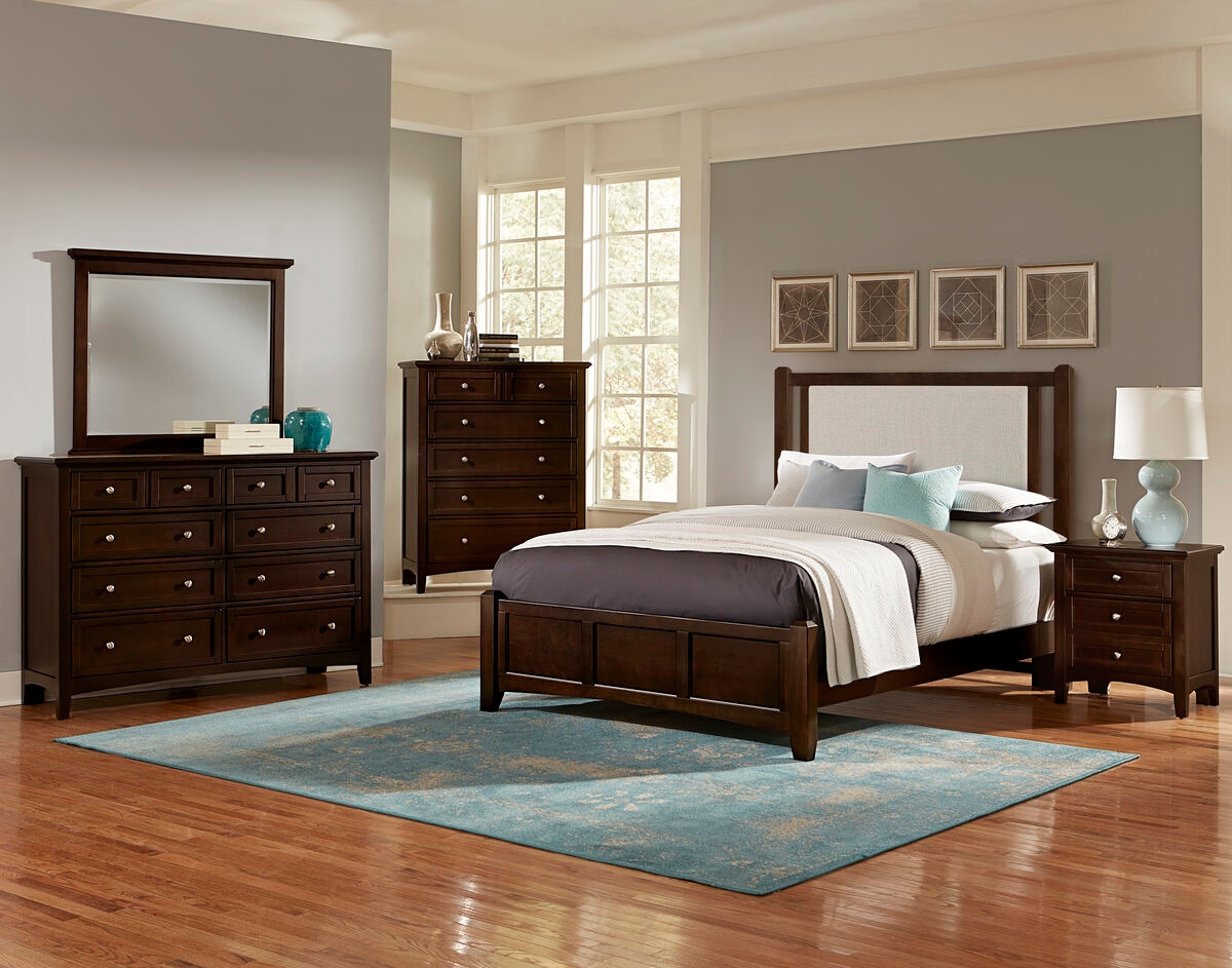 Vaughan-Bassett Bonanza Upholstered King Bed