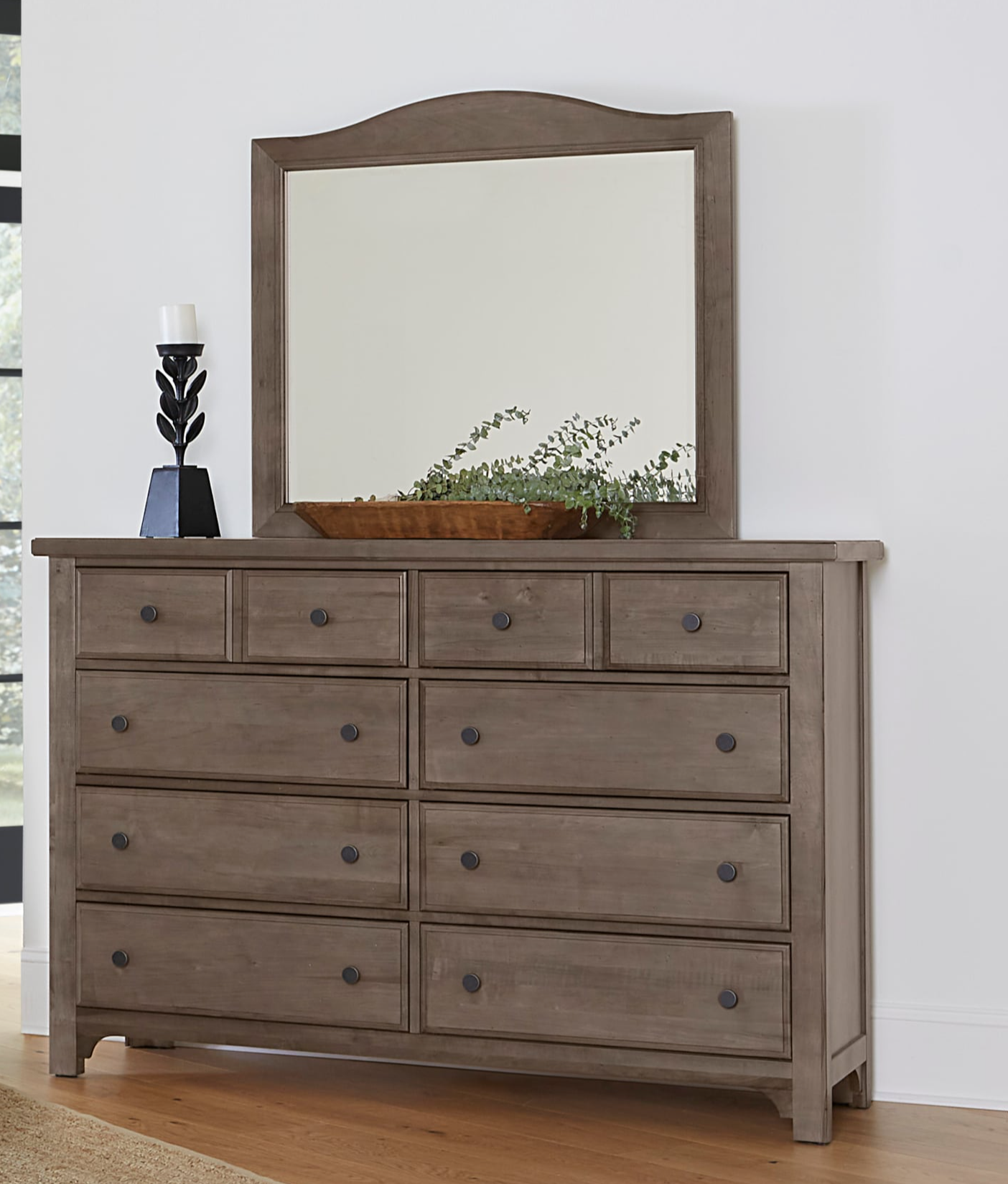 Vaughan-Bassett Cool Farmhouse 4-Piece King Arched Bedroom Set