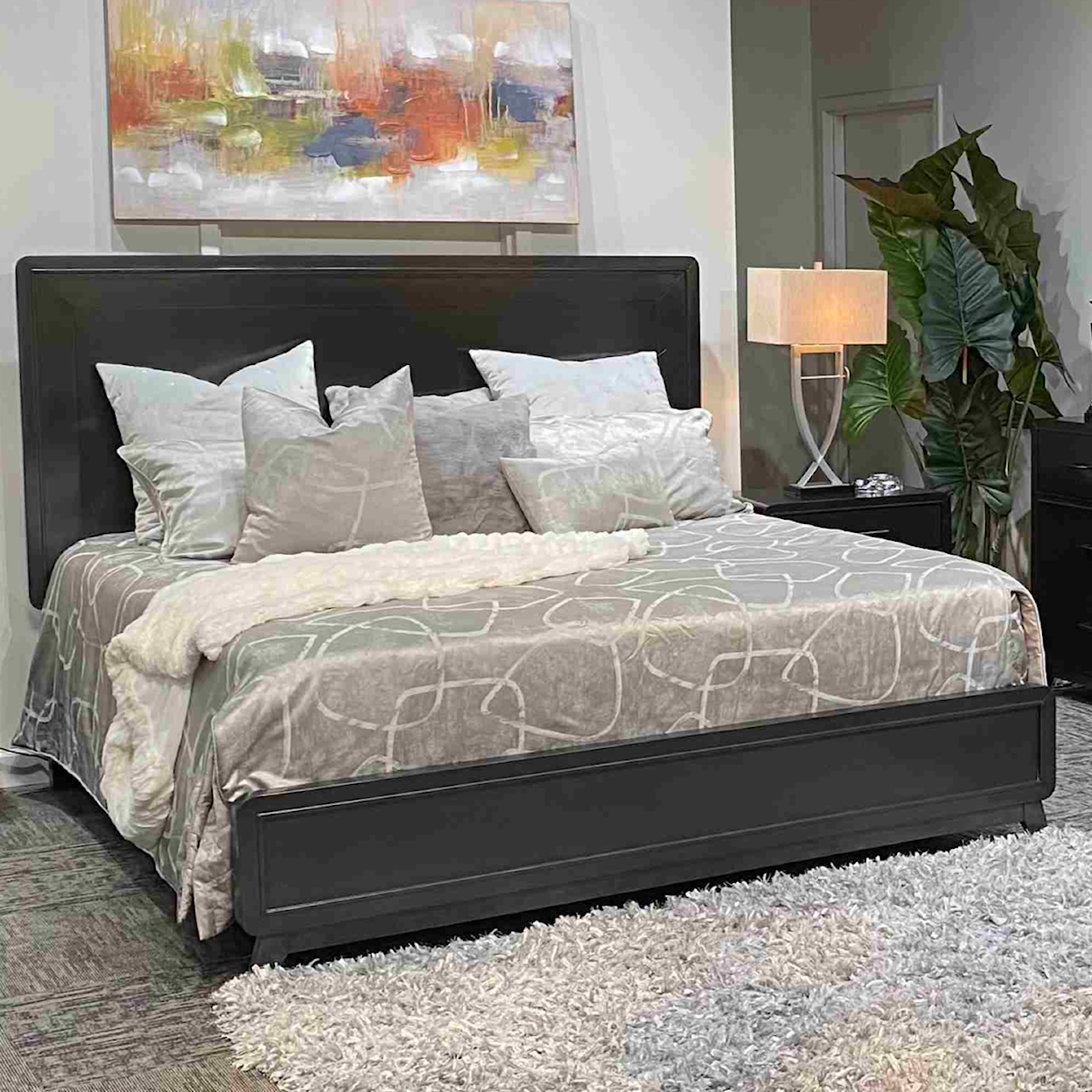 New Classic Furniture Skylar King Bed