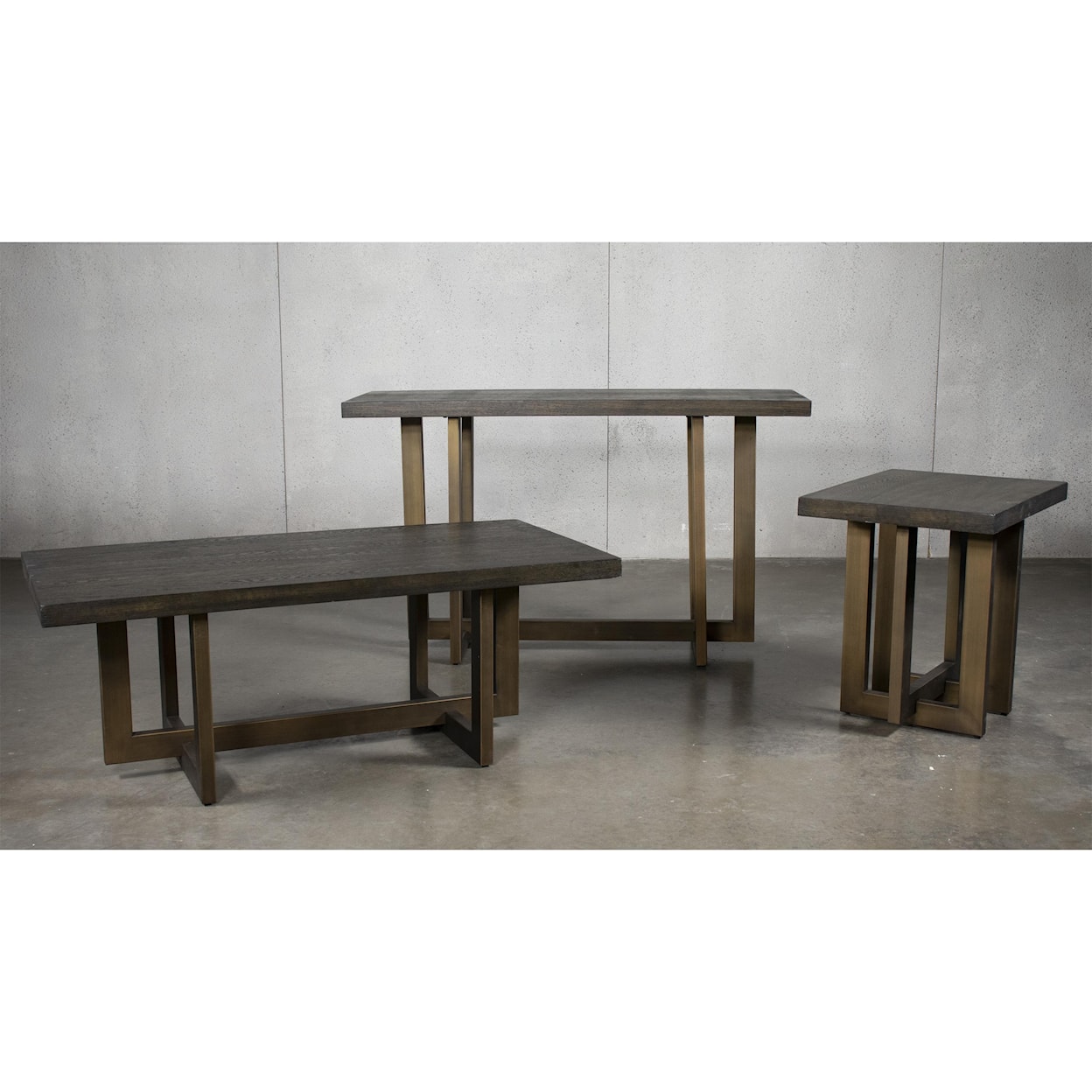 Riverside Furniture Magnus Sofa Table