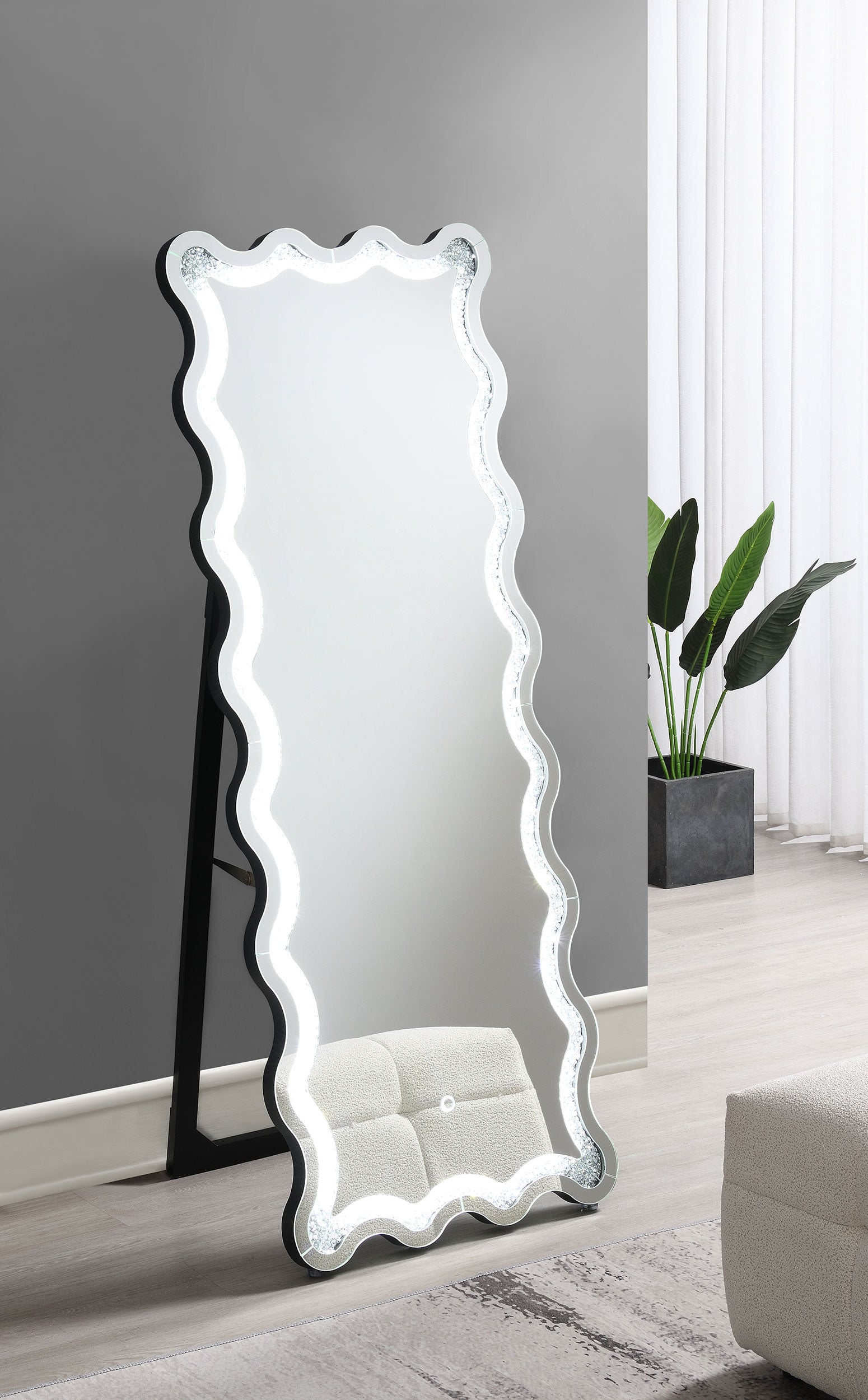 LEDing Standing Floor Mirror