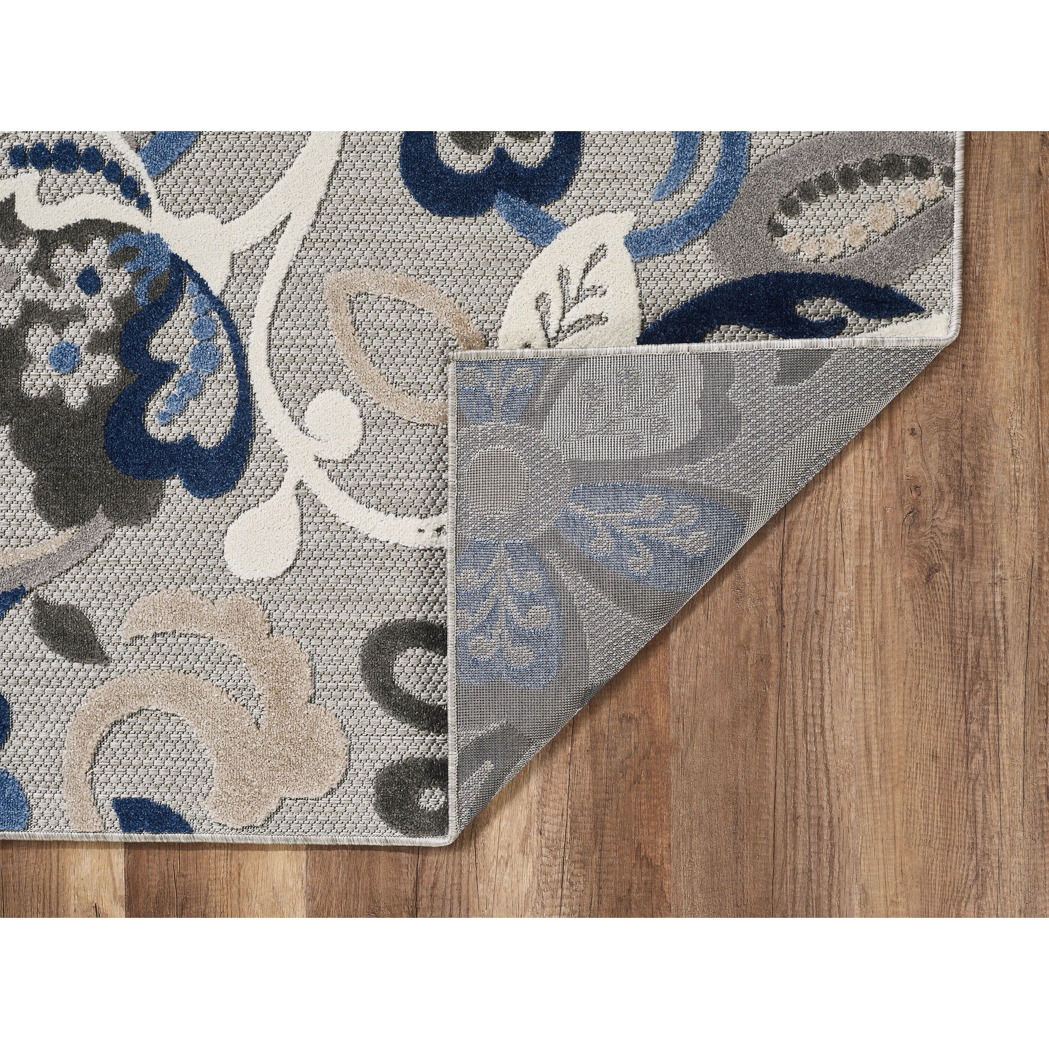 Leila 3' 3" x 4' 11" Rug